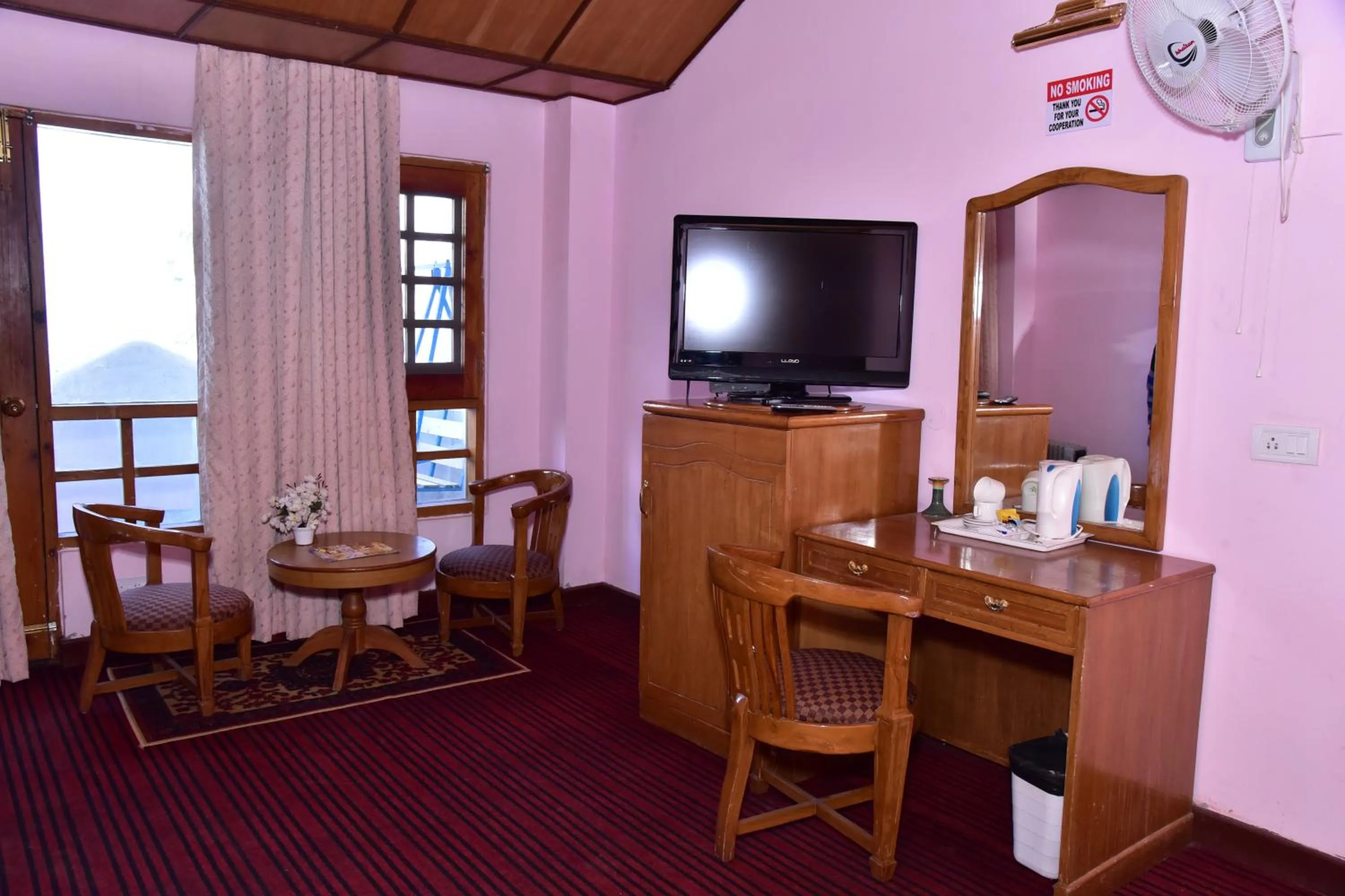 TV and multimedia in Snow King Retreat - The Heaven