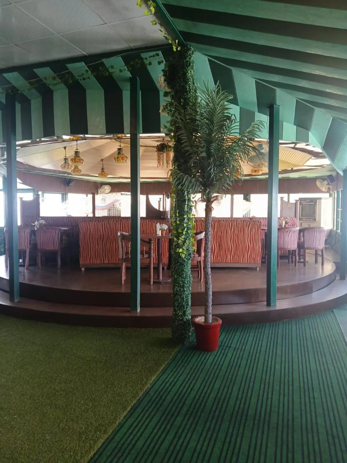 Restaurant/places to eat in Snow King Retreat - The Heaven