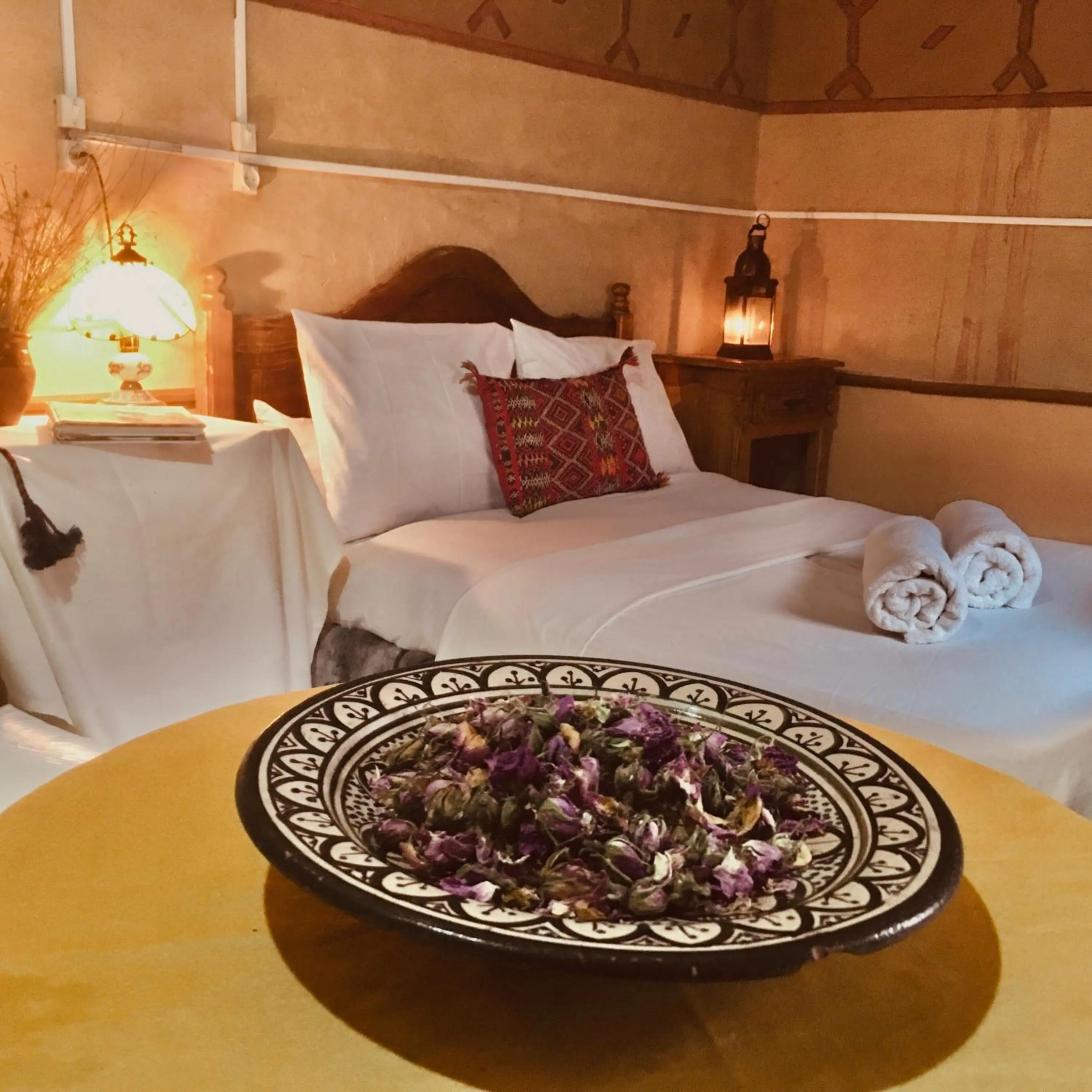 Bedroom, Bed in Hôtel panoramique de la vallée