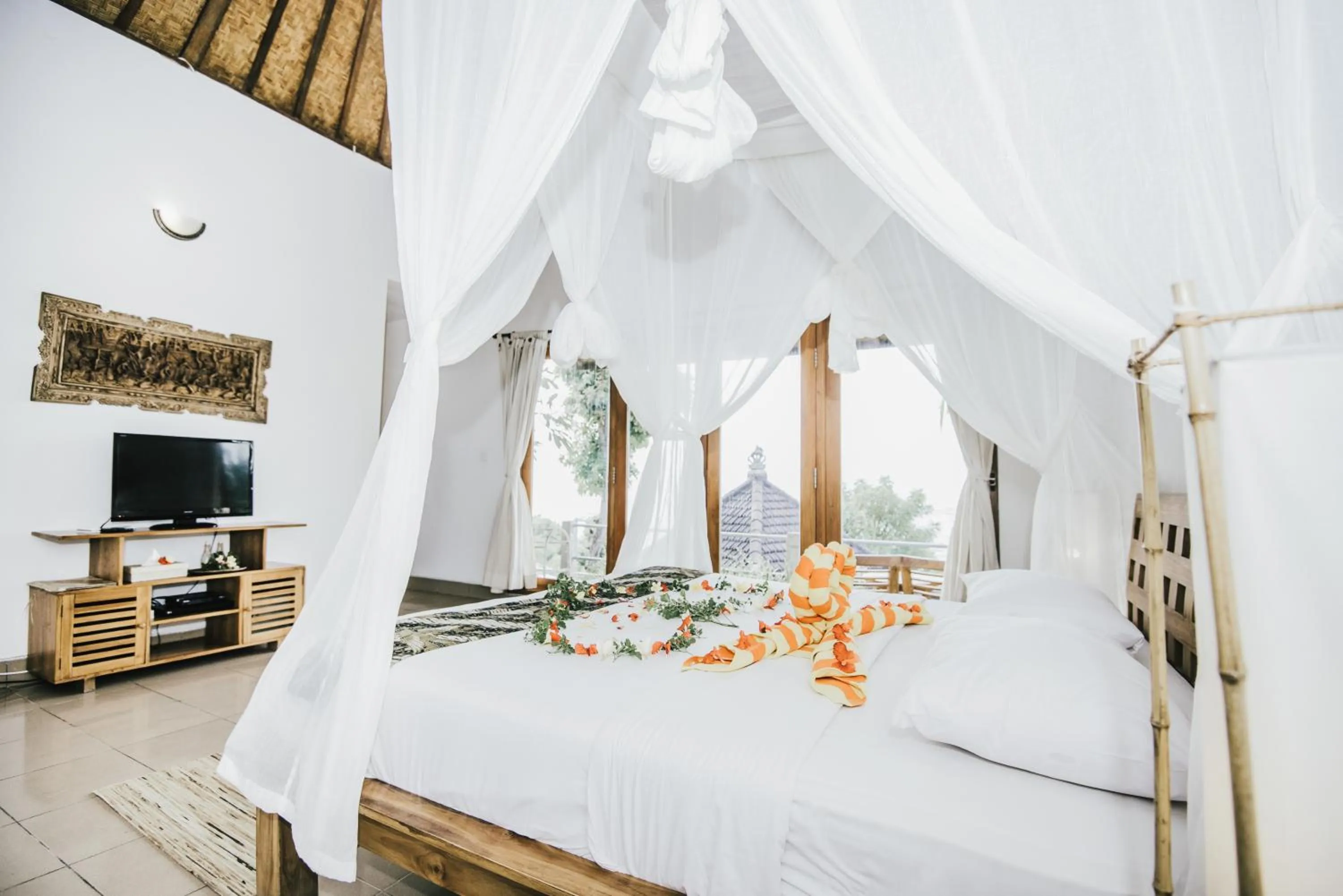 Bed in Lembongan Cliff Villas