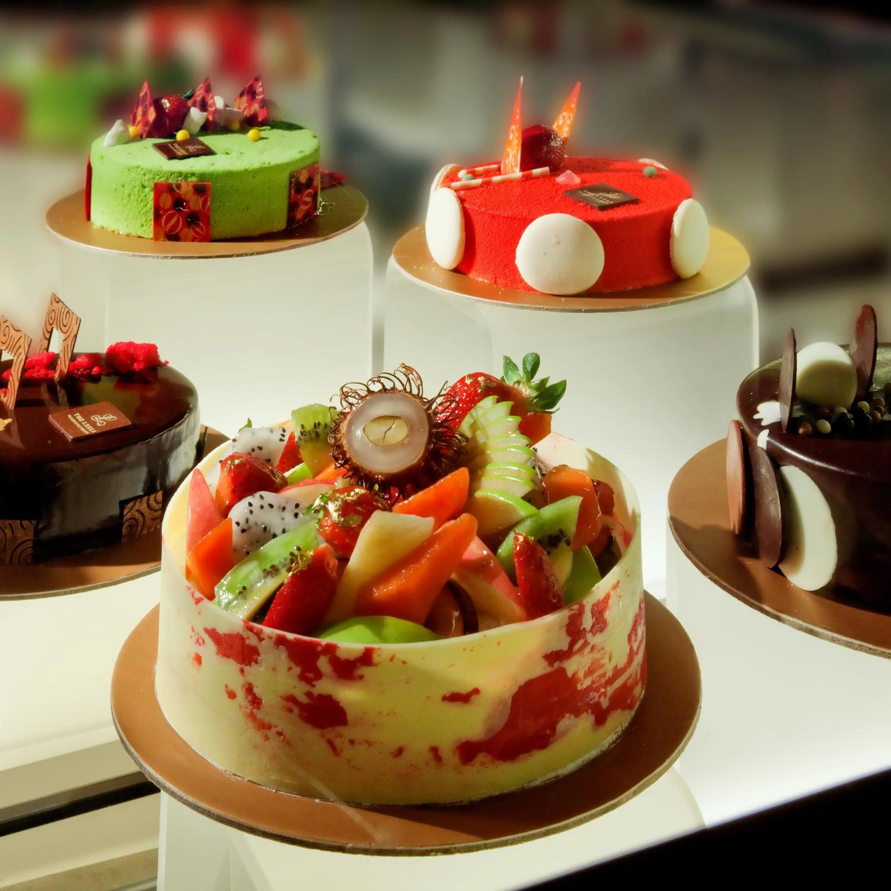 Restaurant/places to eat in The Leela Palace Chennai