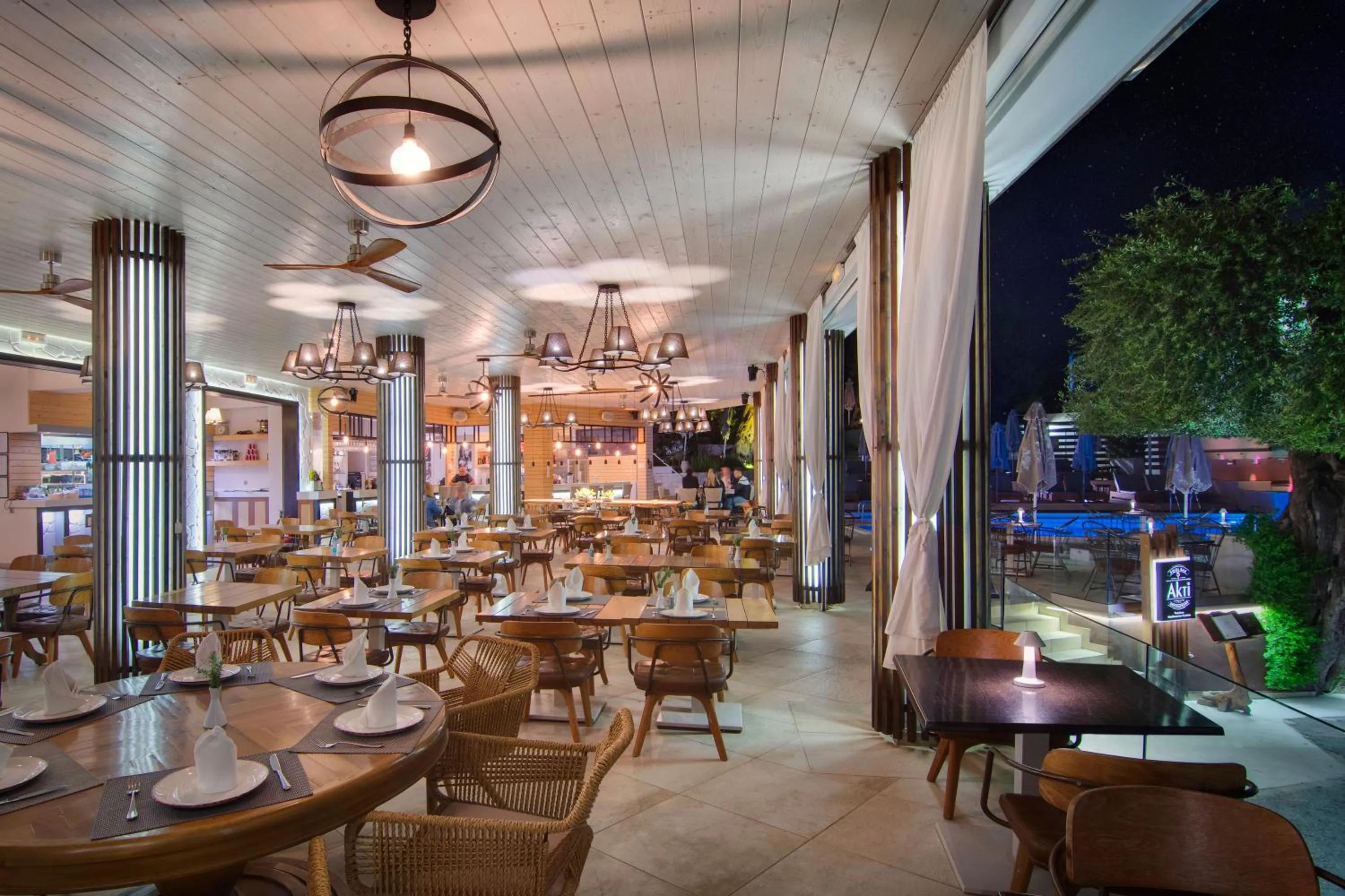 Restaurant/places to eat in Valtos Beach Hotel