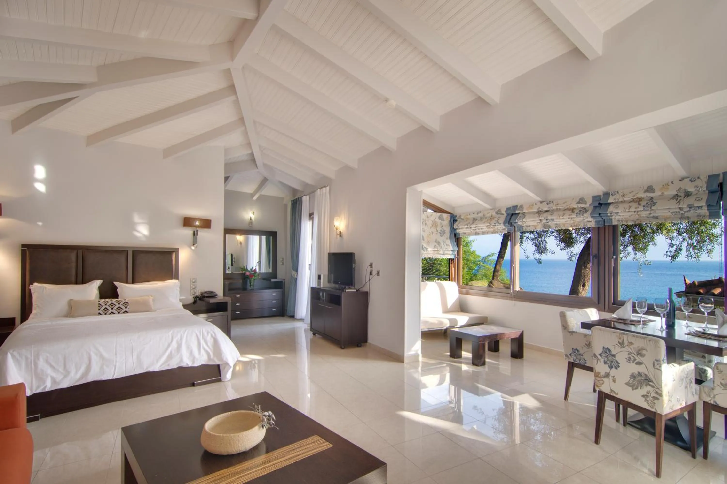 Living room, Bed in Valtos Beach Hotel