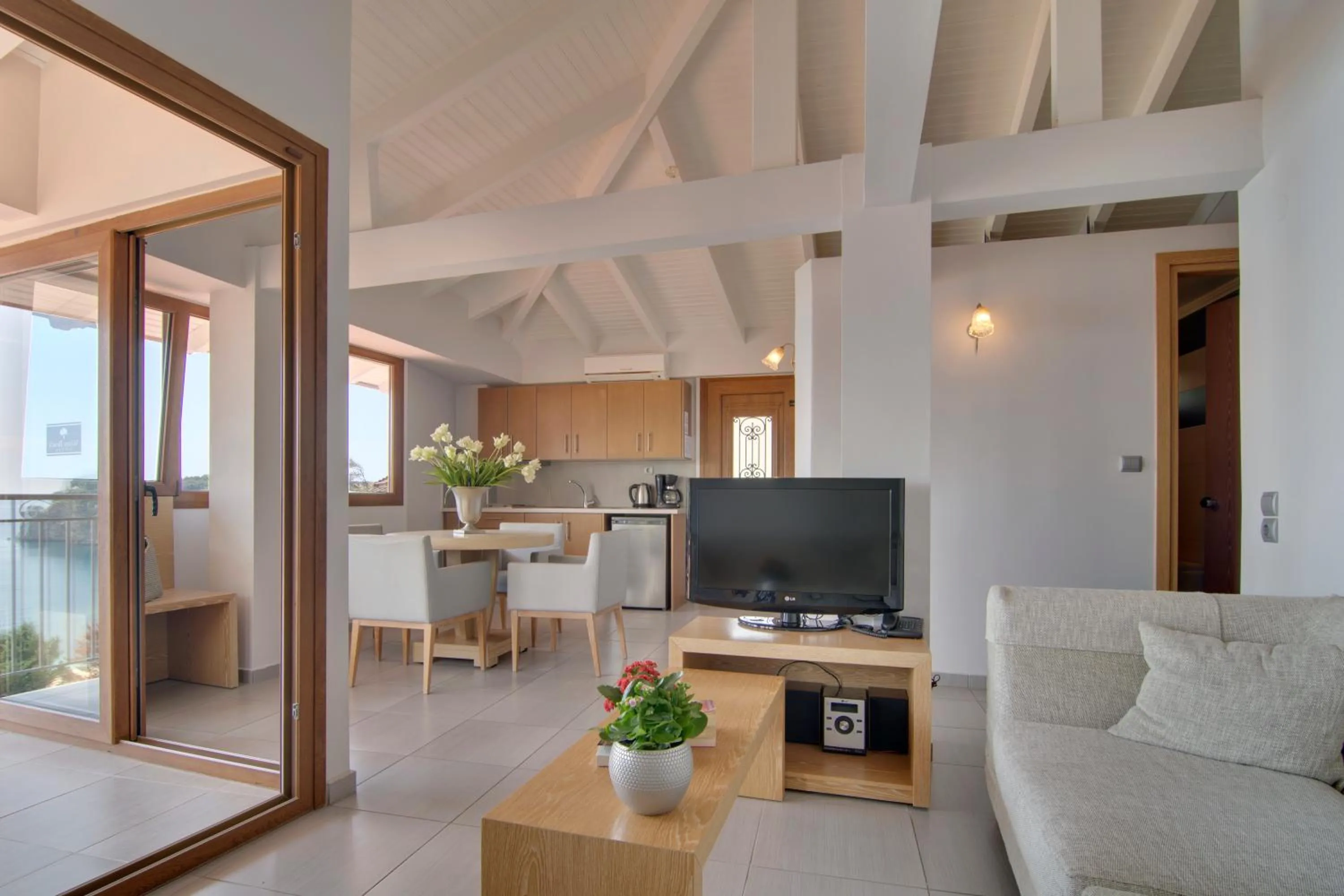 Two Bedroom Apartment with Balcony and Sea View in Valtos Beach Hotel