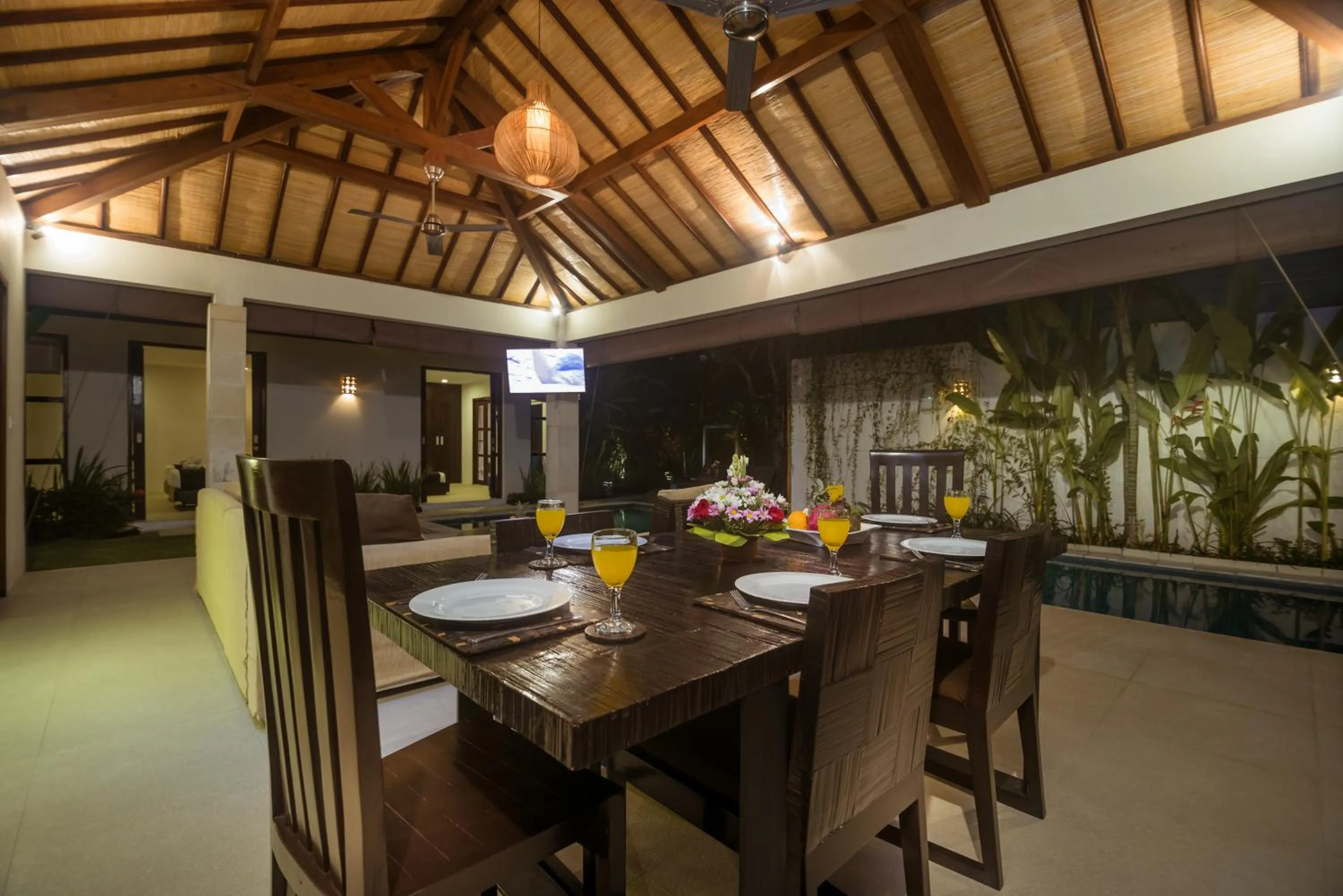 Dining area in Arama Riverside 5 Bedrooms by Villas Direct Bali