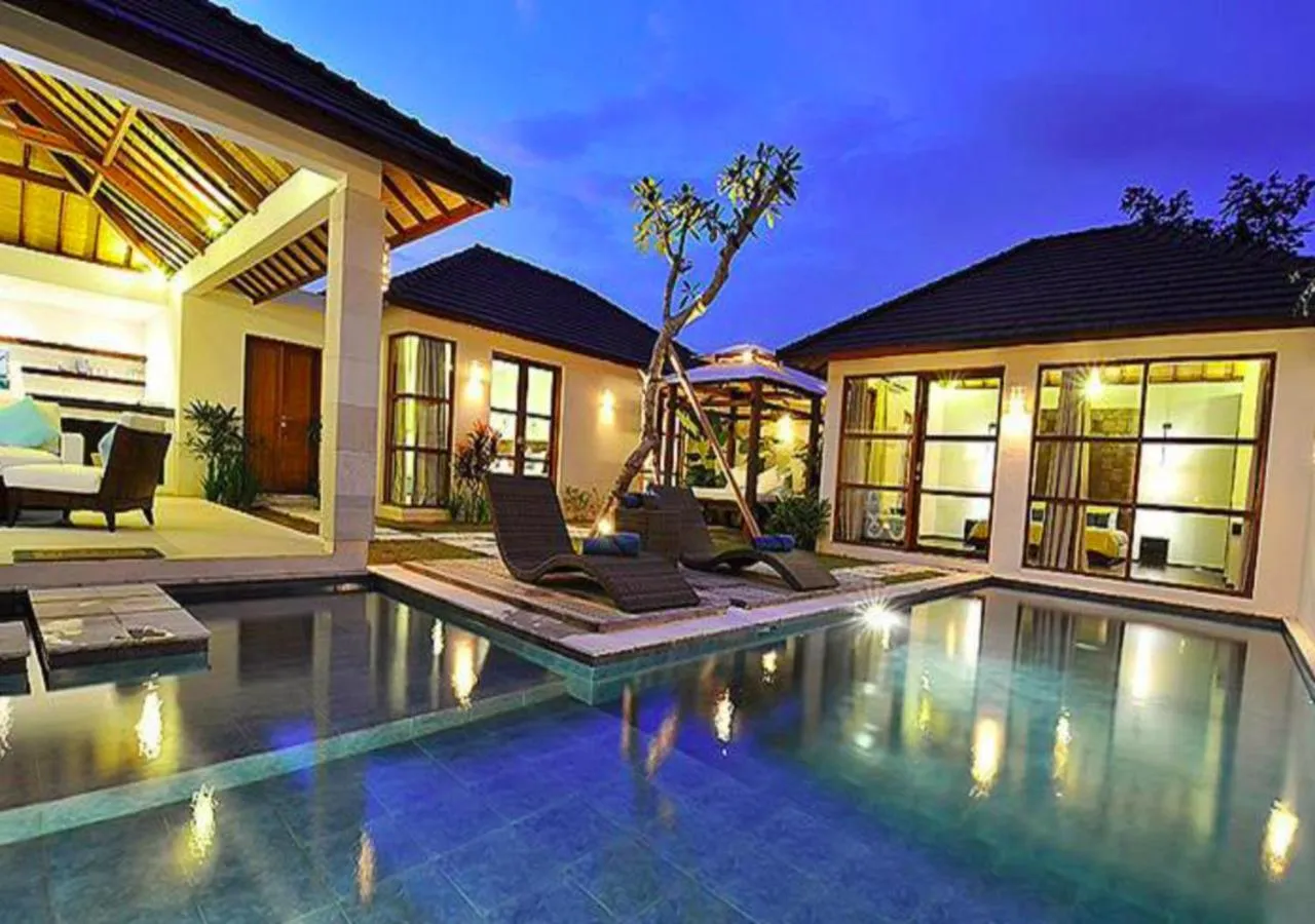 Swimming pool in Arama Riverside 5 Bedrooms by Villas Direct Bali
