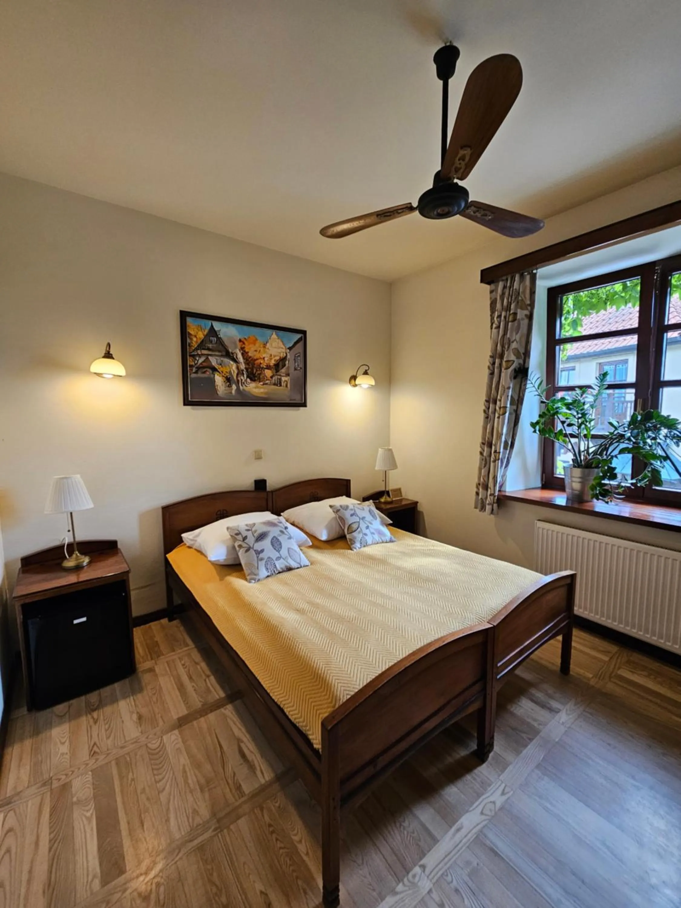 Twin Room with Private External Bathroom - single occupancy in Agharta