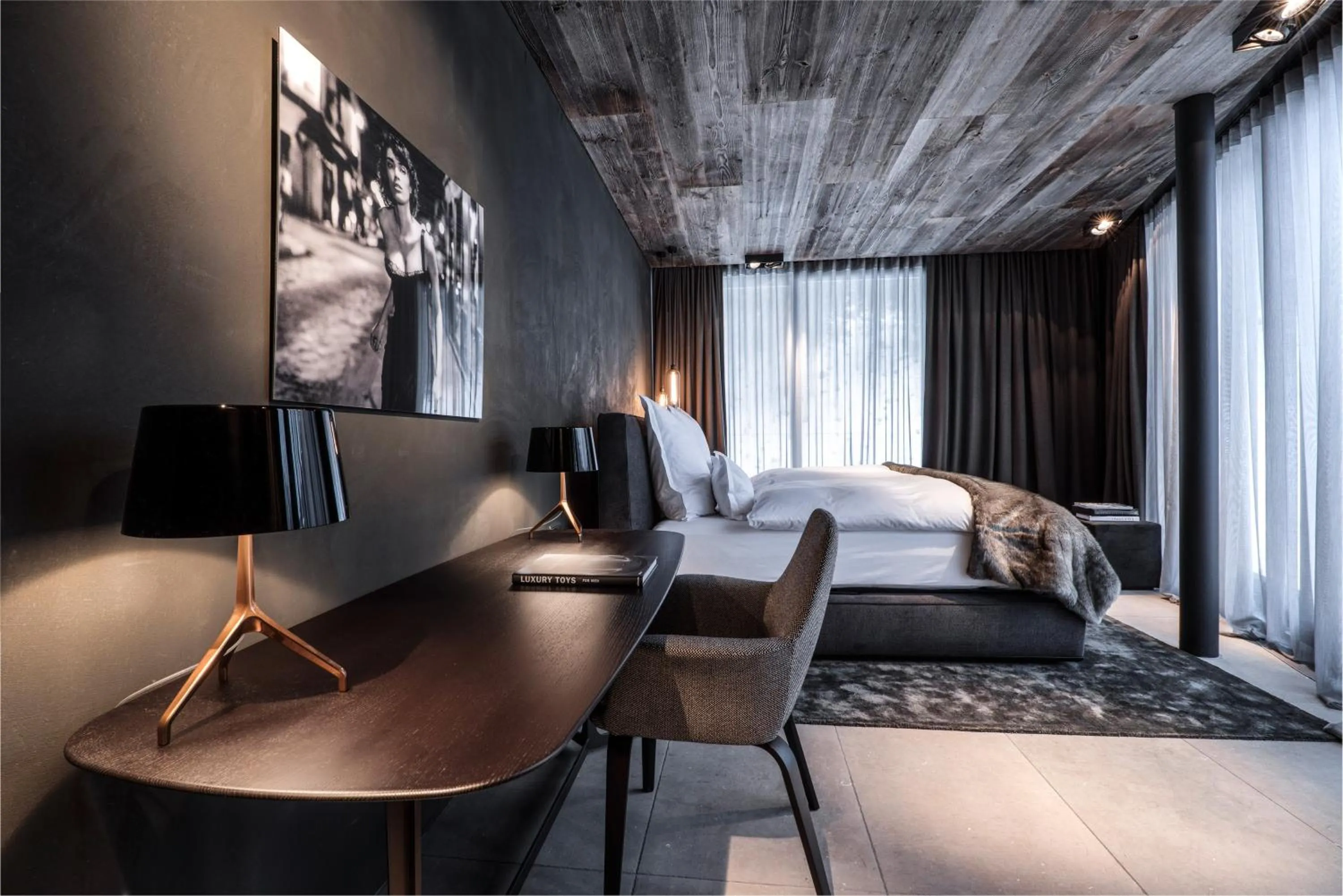 Seating area, Bed in Hotel Zhero – Ischgl/Kappl