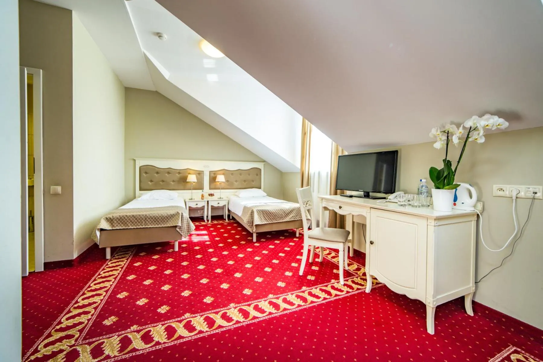 TV and multimedia, Bed in Hotel Sobienie Królewskie