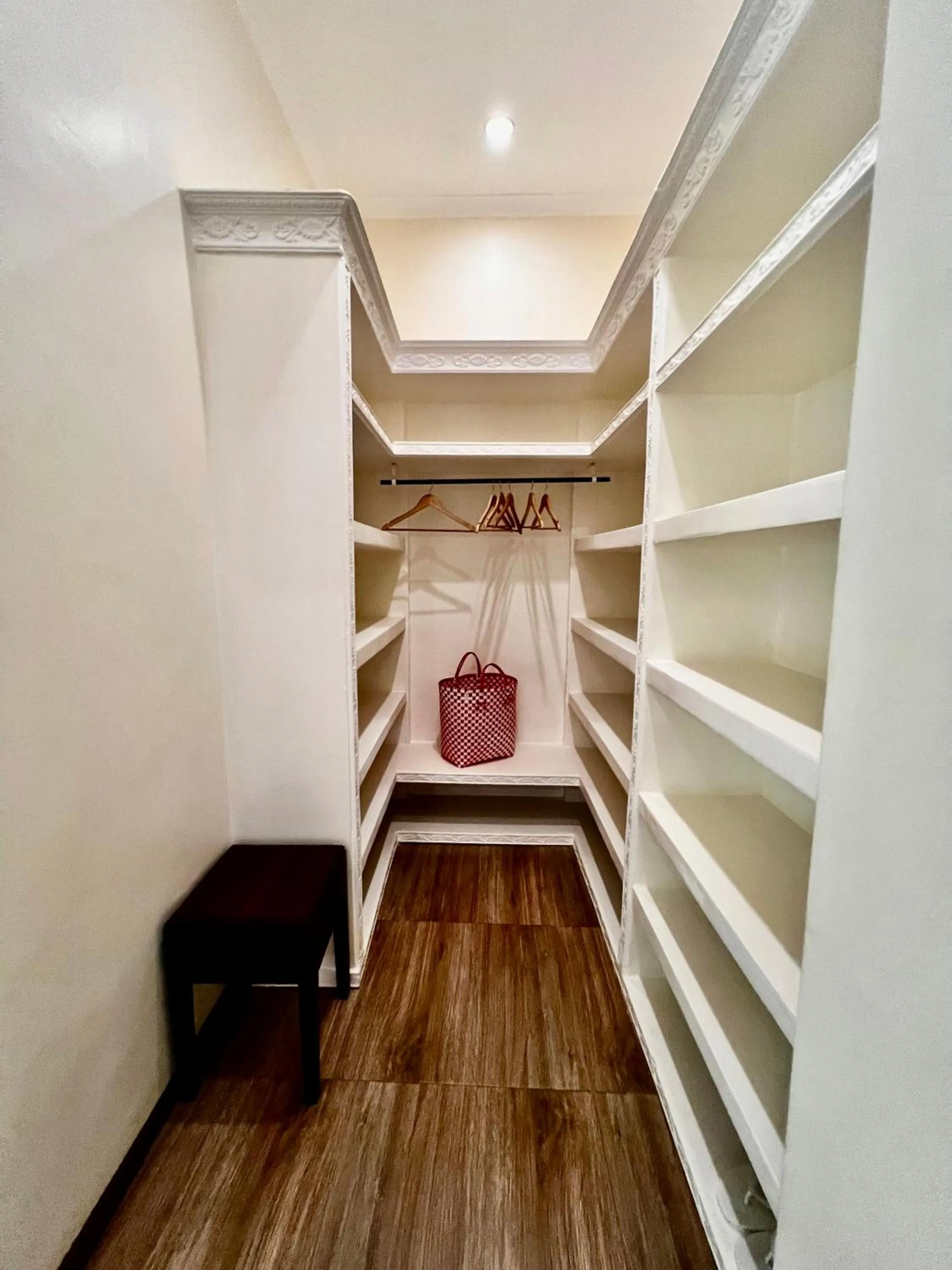 wardrobe in Pink Flamingo Boutique Hotel