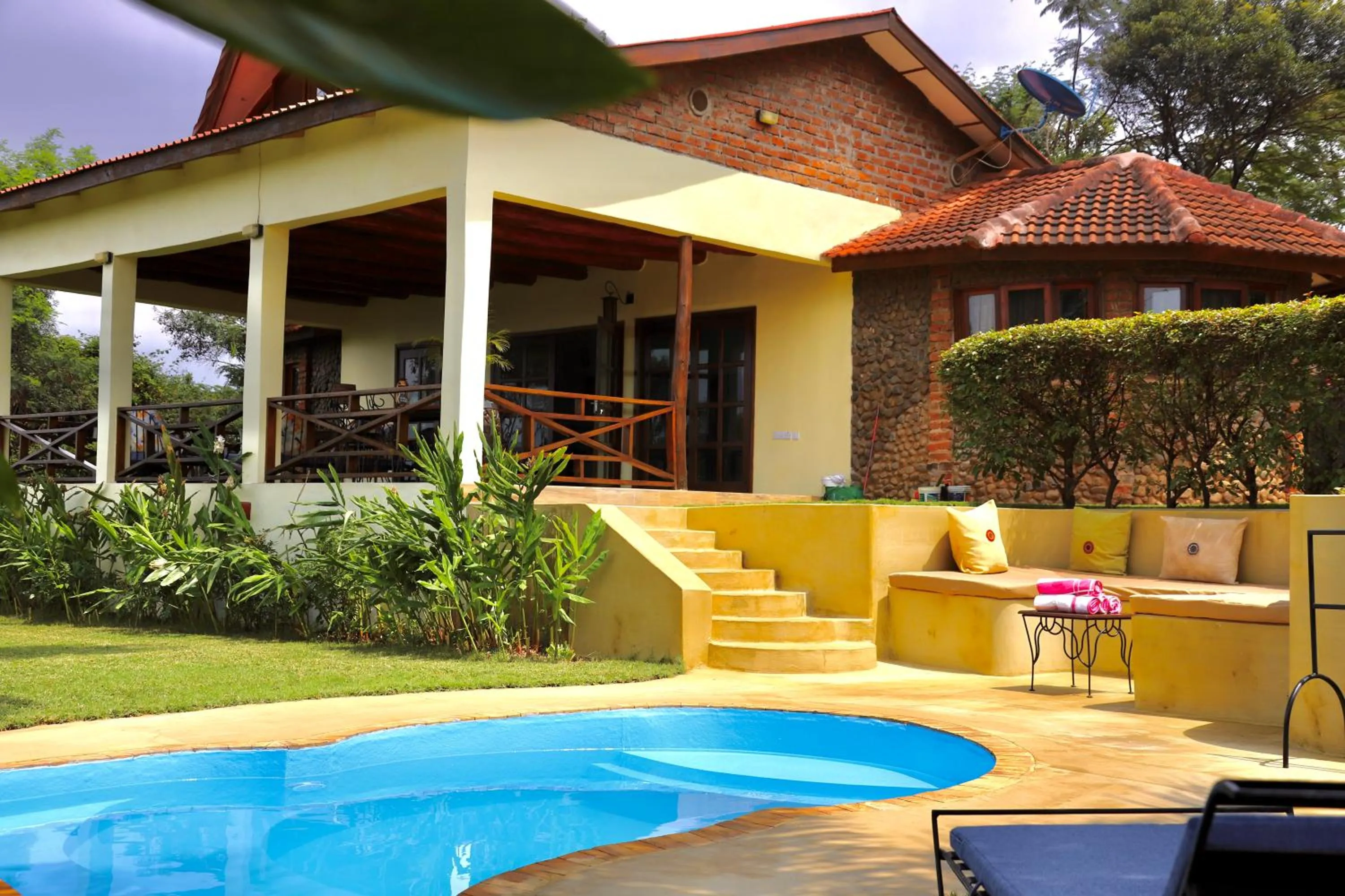 Property building in Pink Flamingo Boutique Hotel