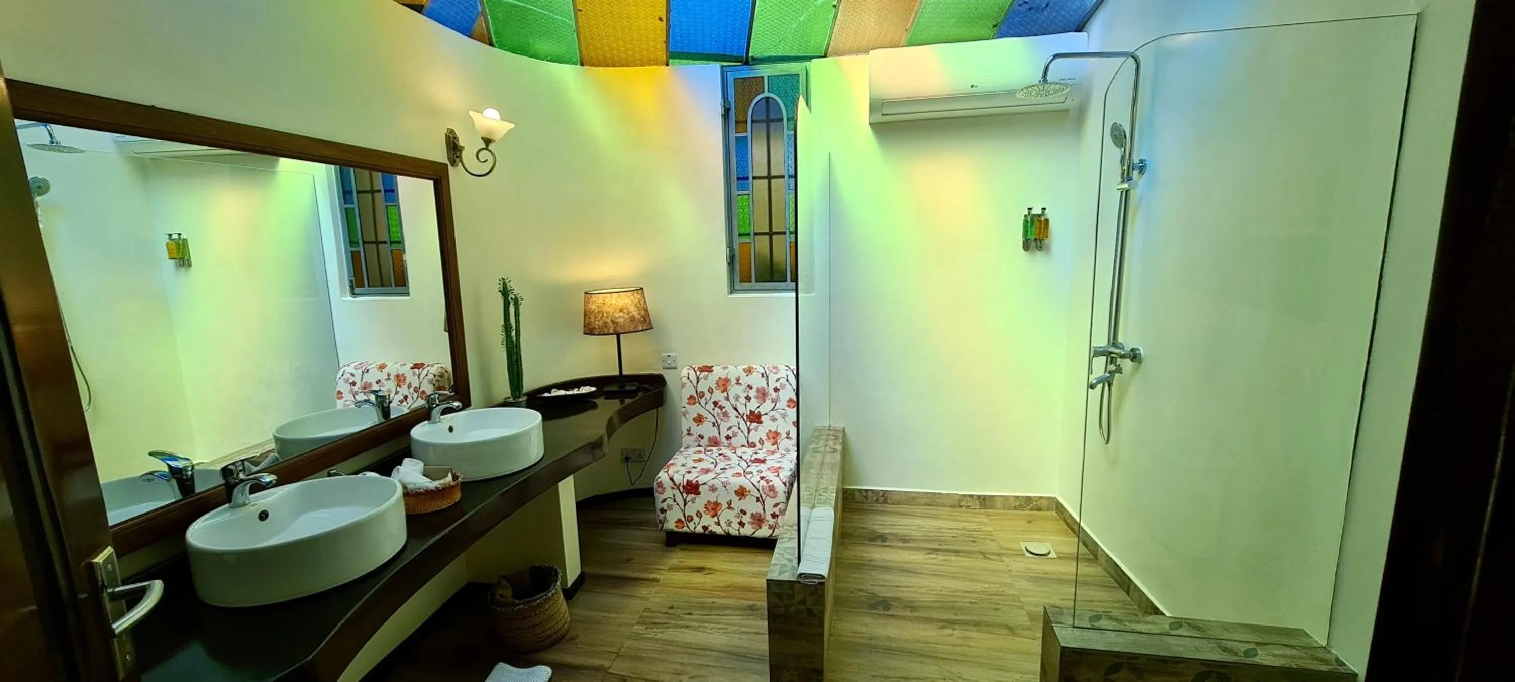 Bathroom in Pink Flamingo Boutique Hotel