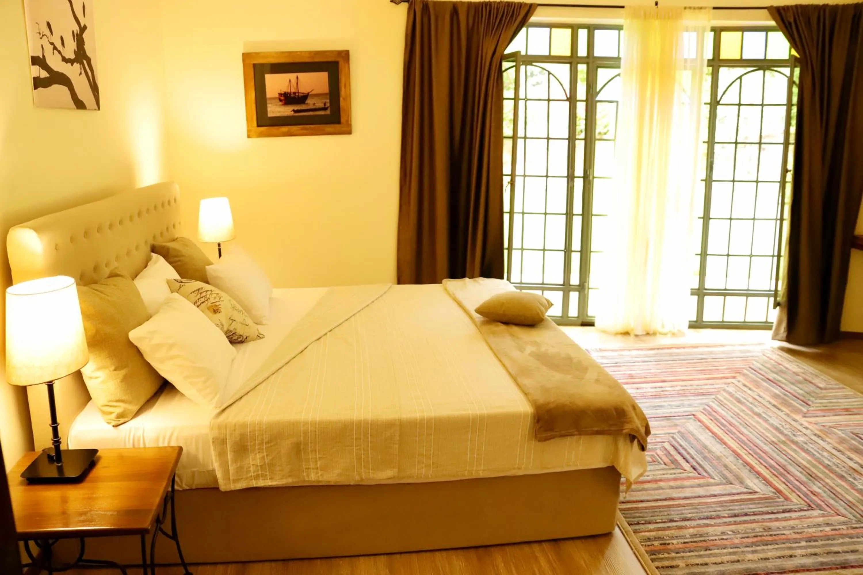 Photo of the whole room, Bed in Pink Flamingo Boutique Hotel