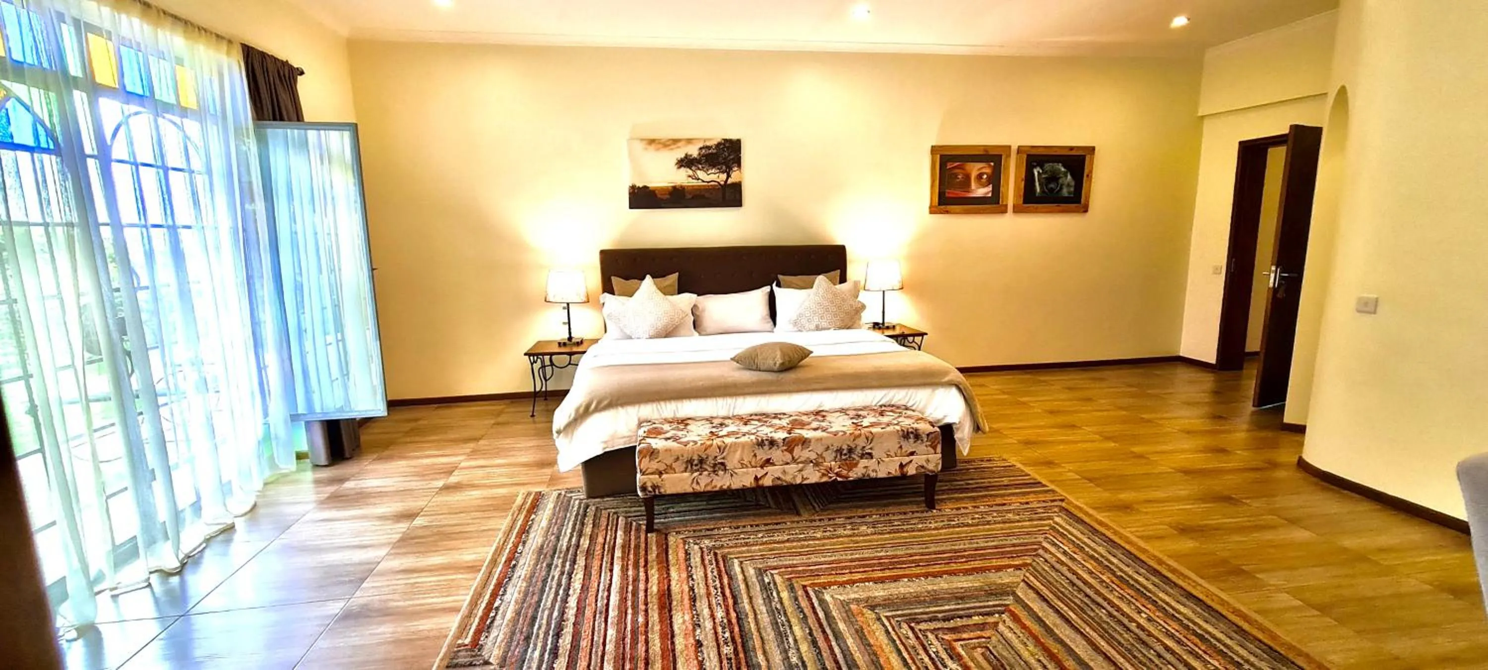 Photo of the whole room, Bed in Pink Flamingo Boutique Hotel