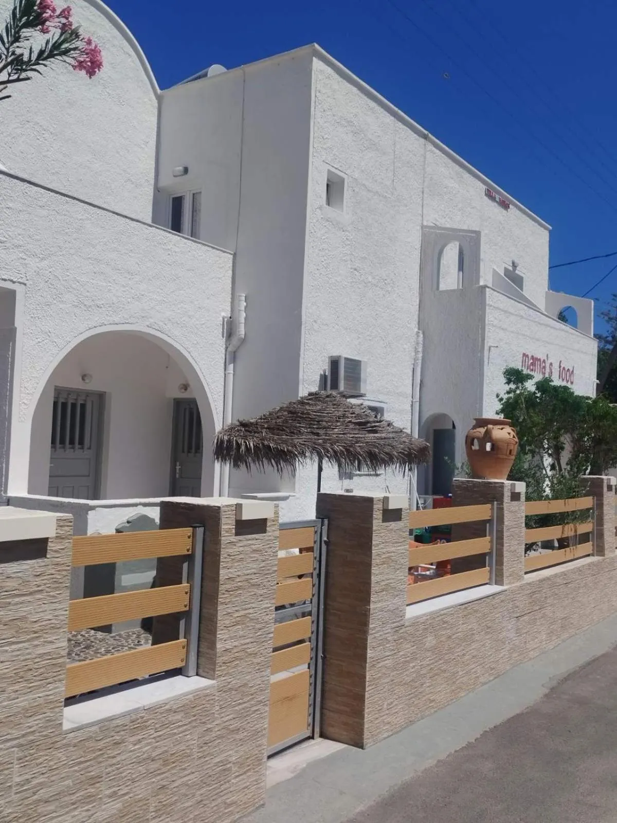 Property building in Villa Markos