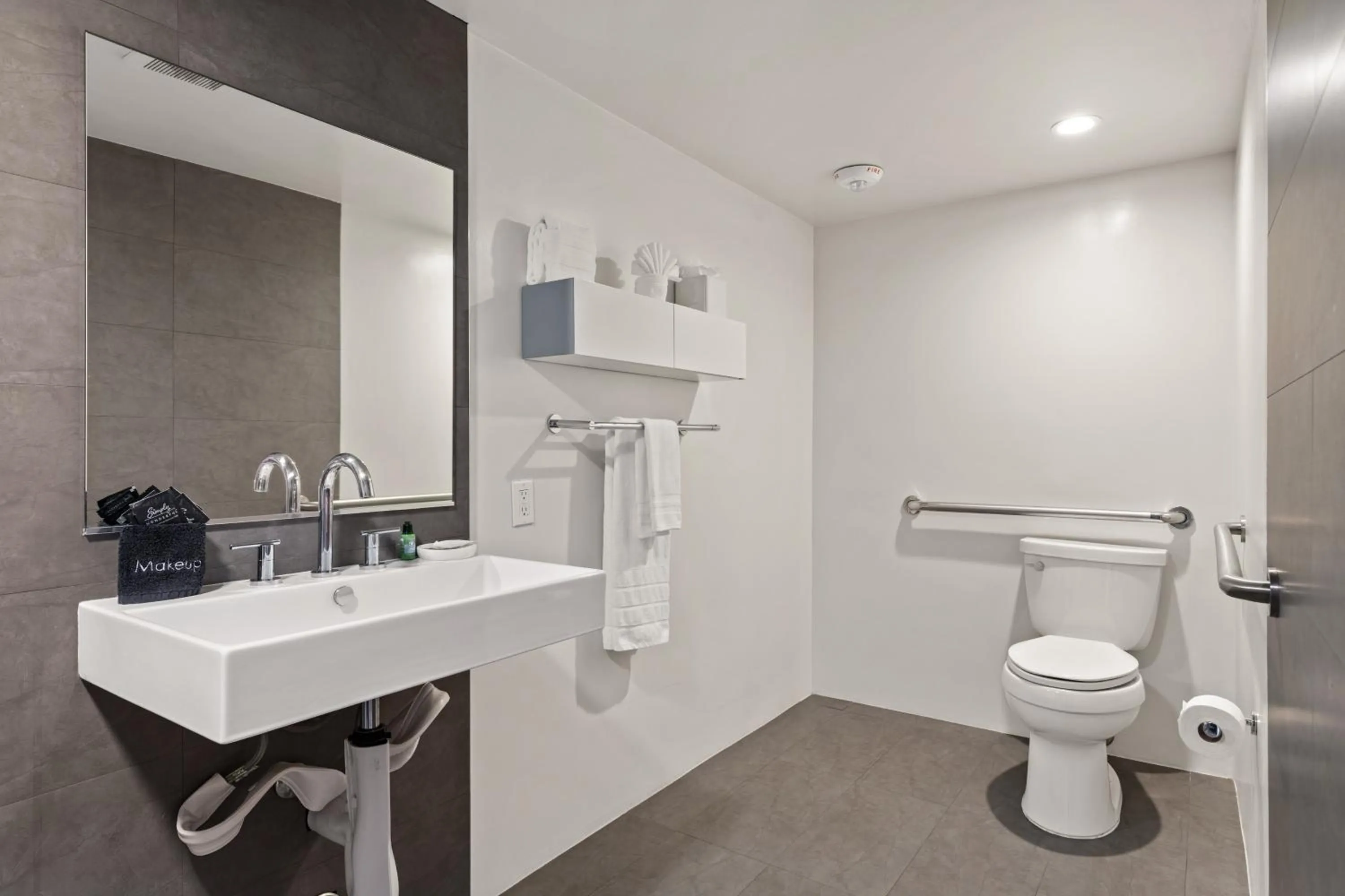 Bathroom in the Weekend Palm Springs