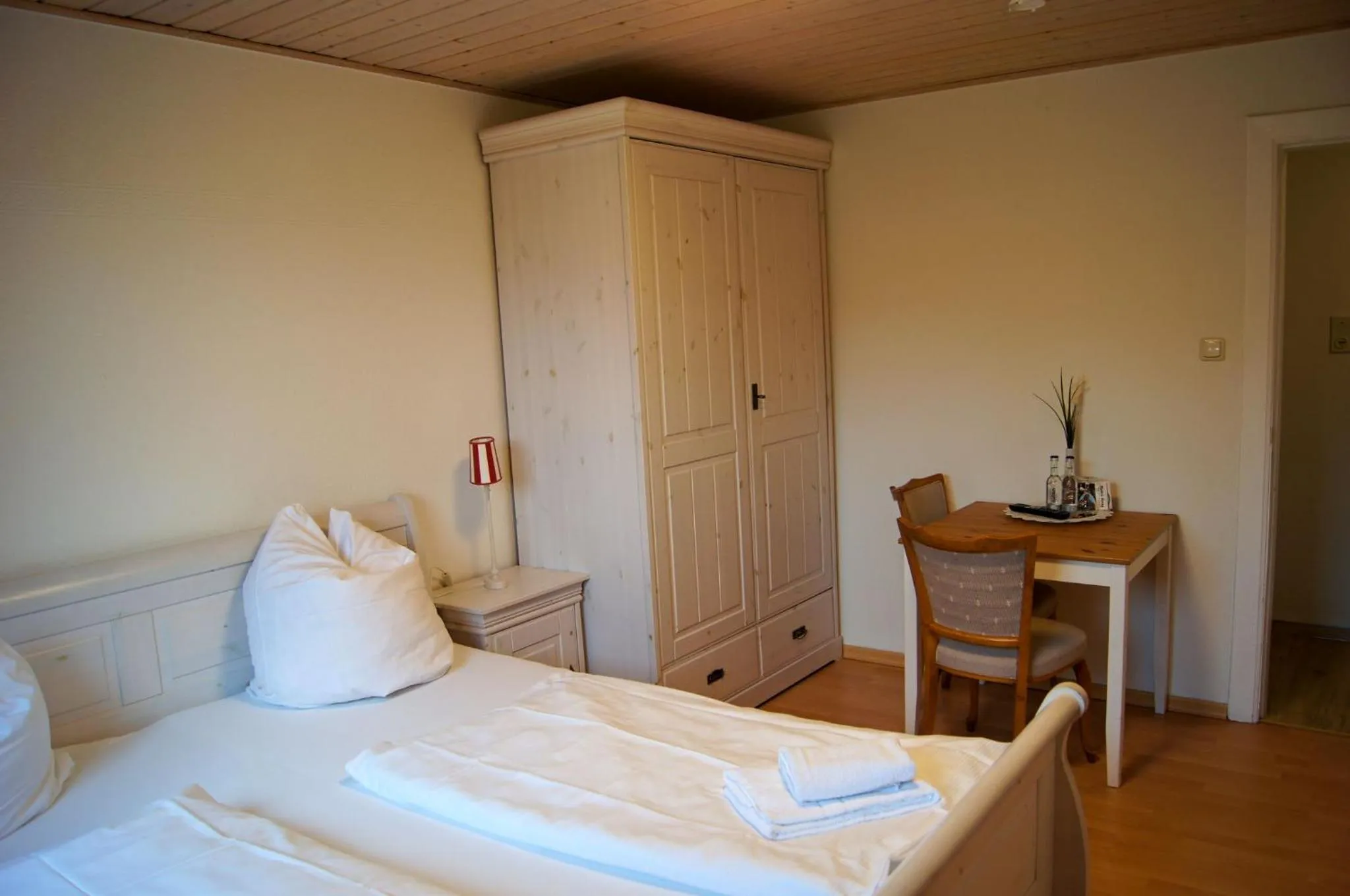 Photo of the whole room, Bed in Nobis Krug