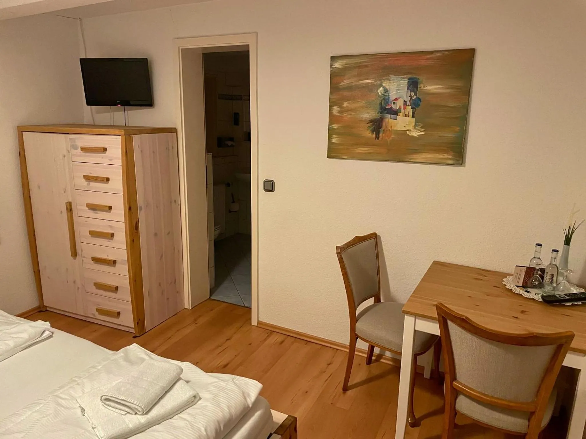 Photo of the whole room, Bed in Nobis Krug