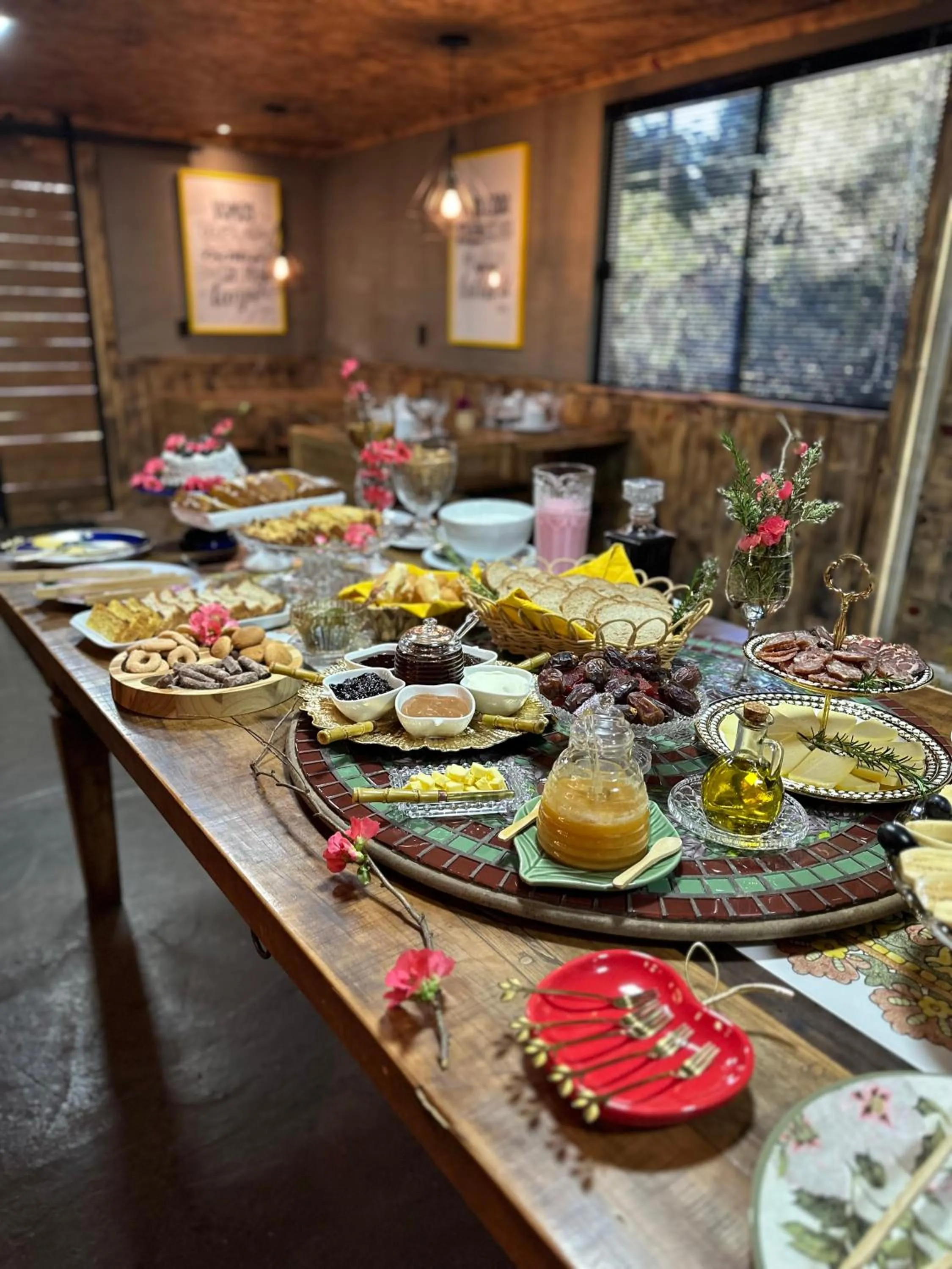 Breakfast in Glamping montain experience