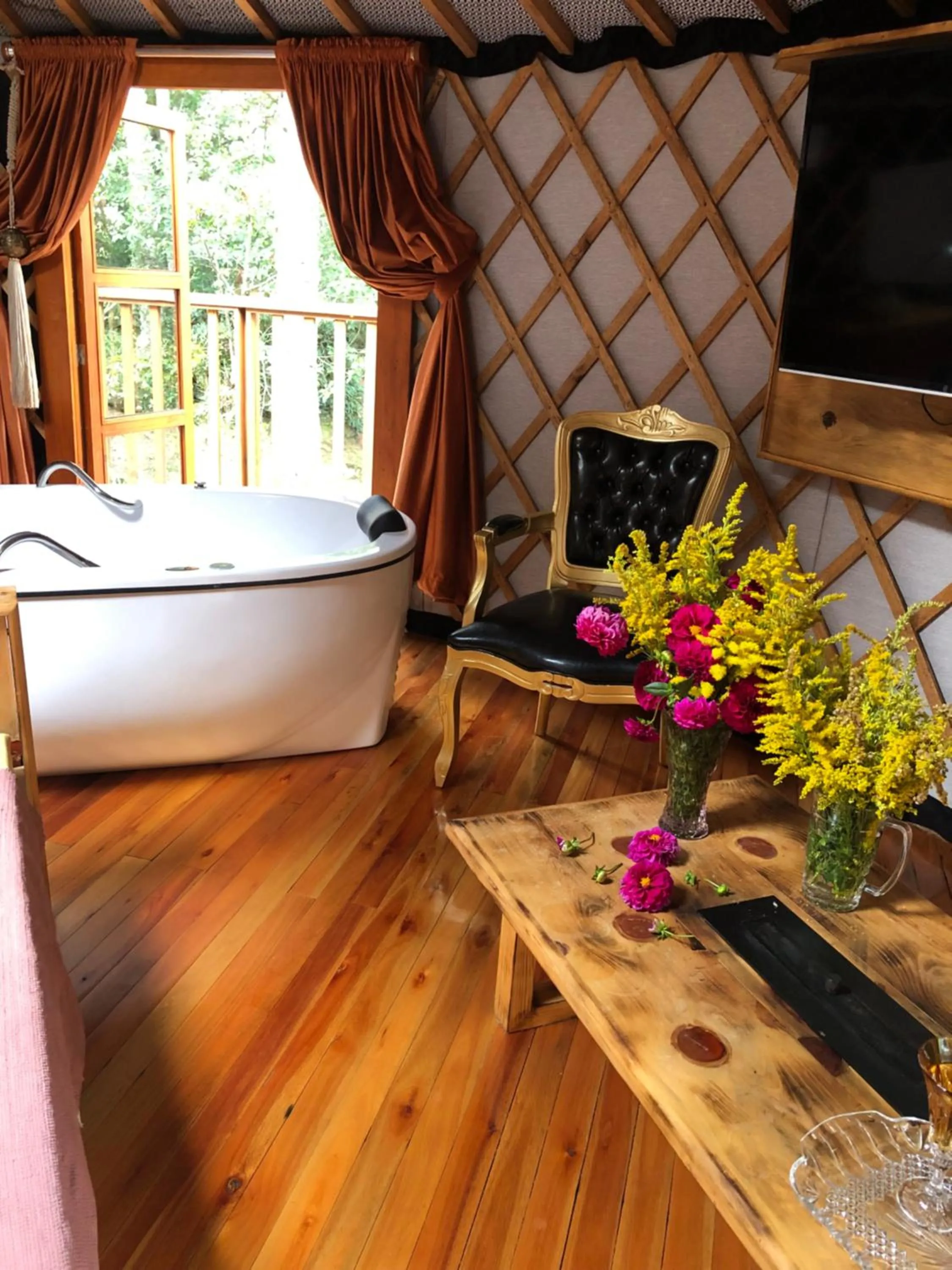 Glamping montain experience