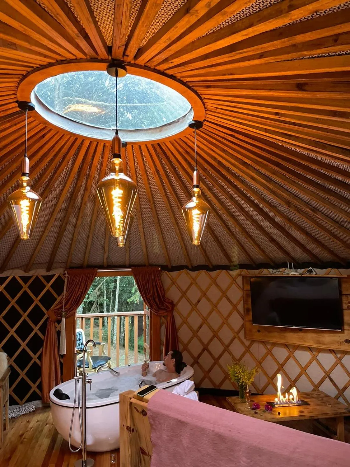 Glamping montain experience