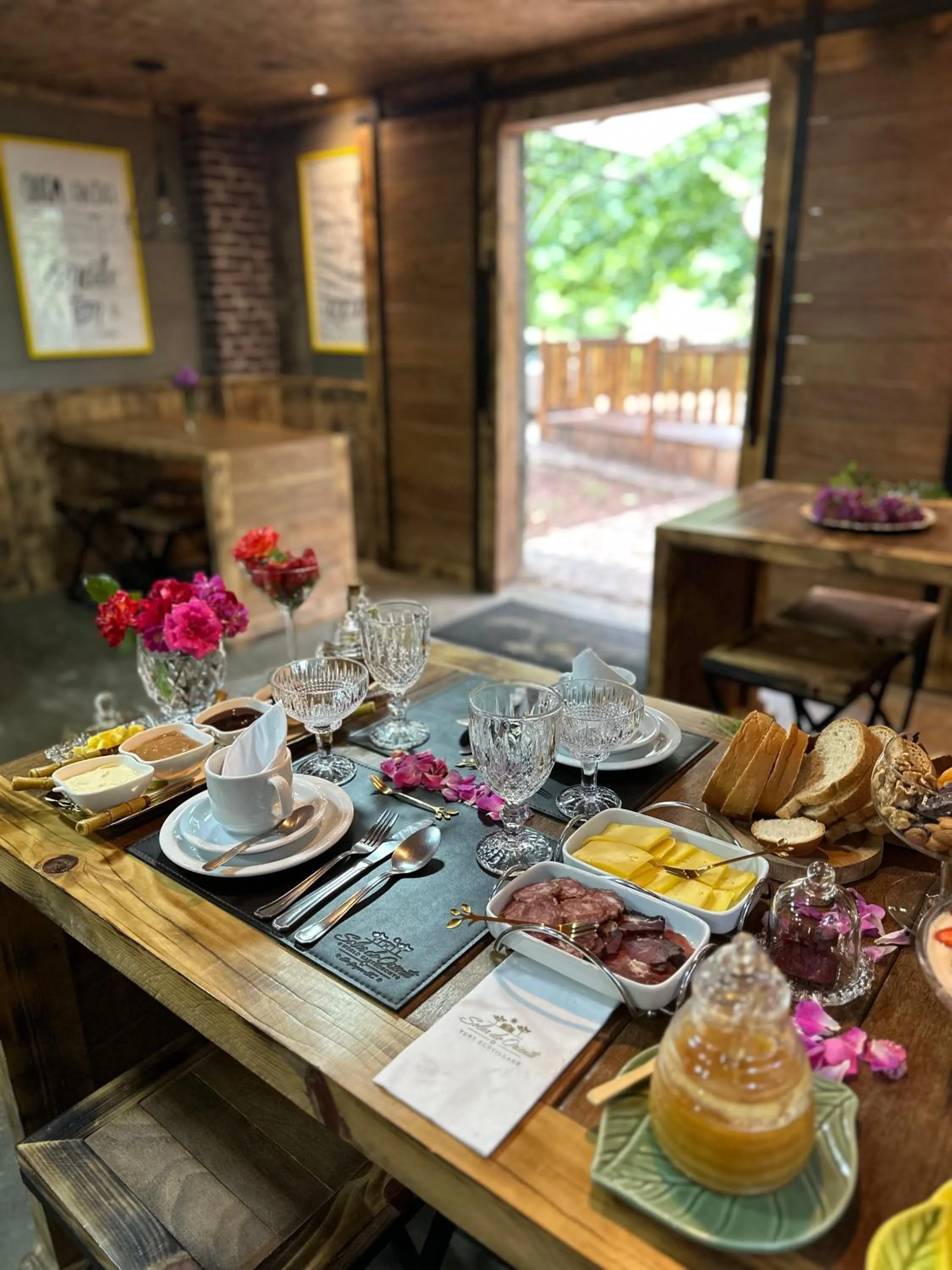 Glamping montain experience