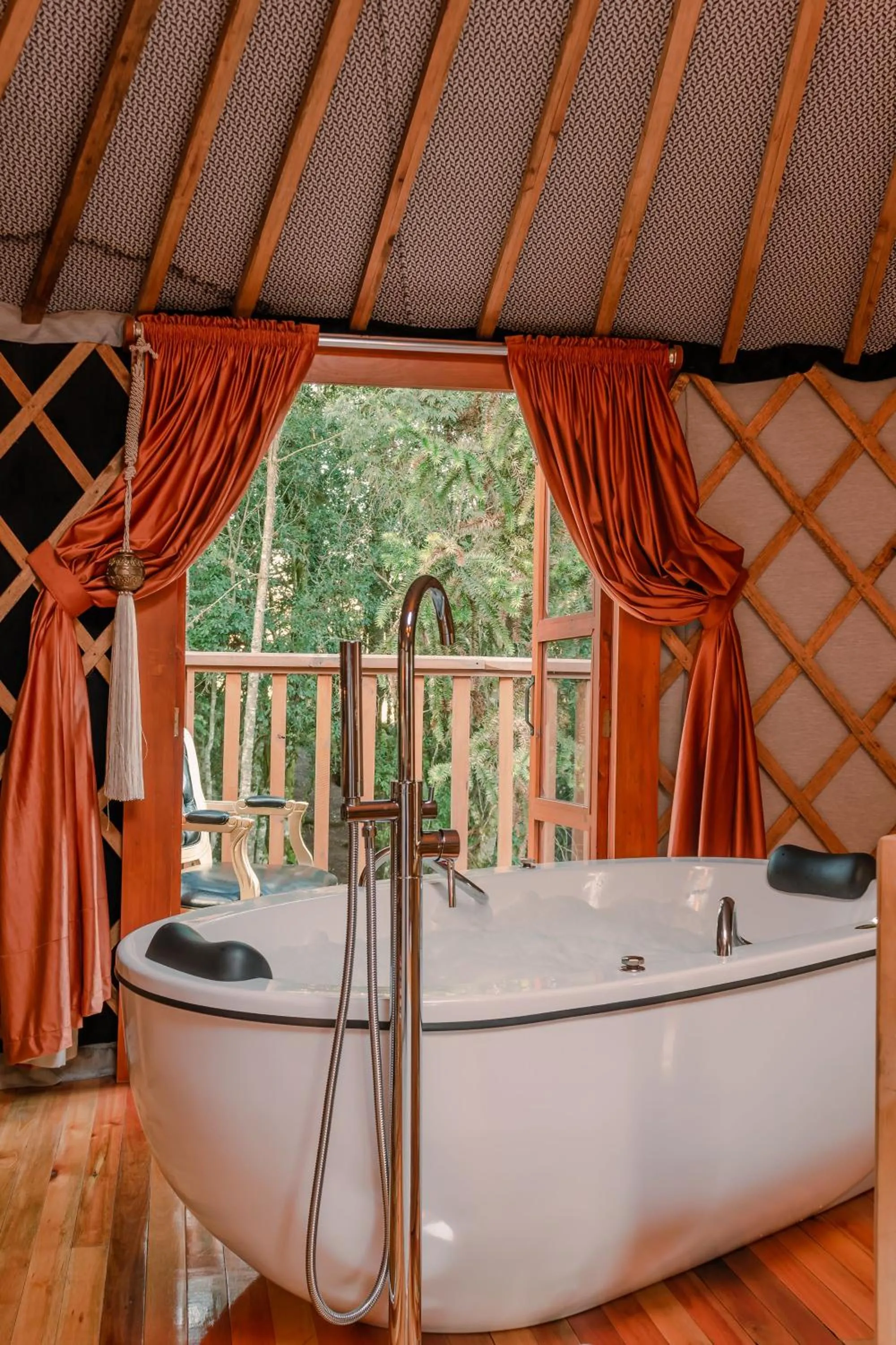 Glamping montain experience
