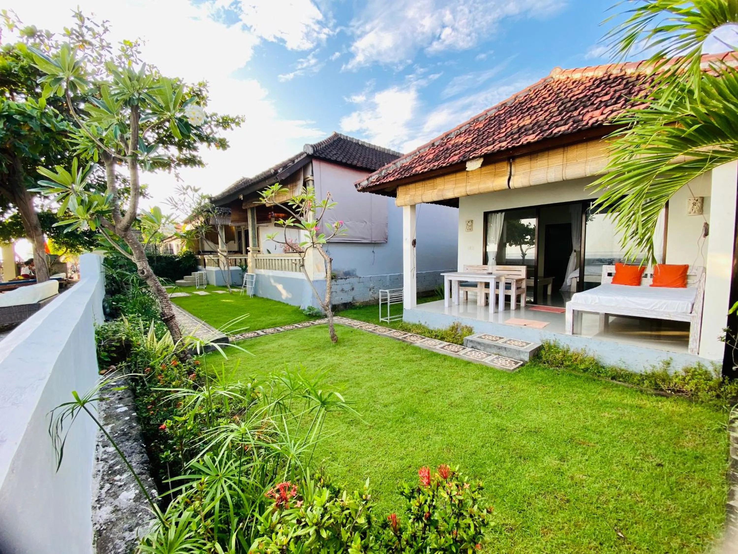 Solaluna Beach Homestay