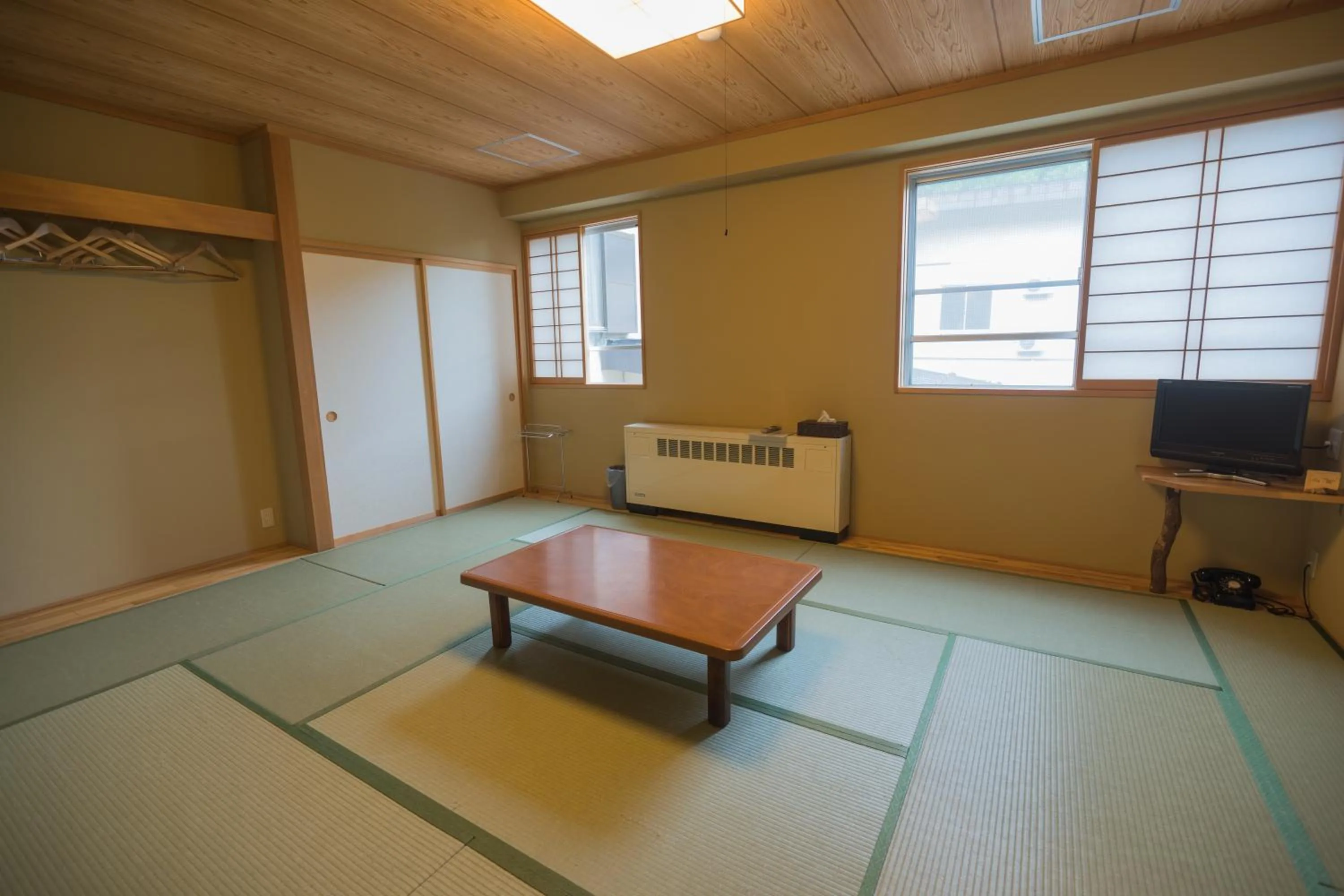 Photo of the whole room in Aspen Shiga