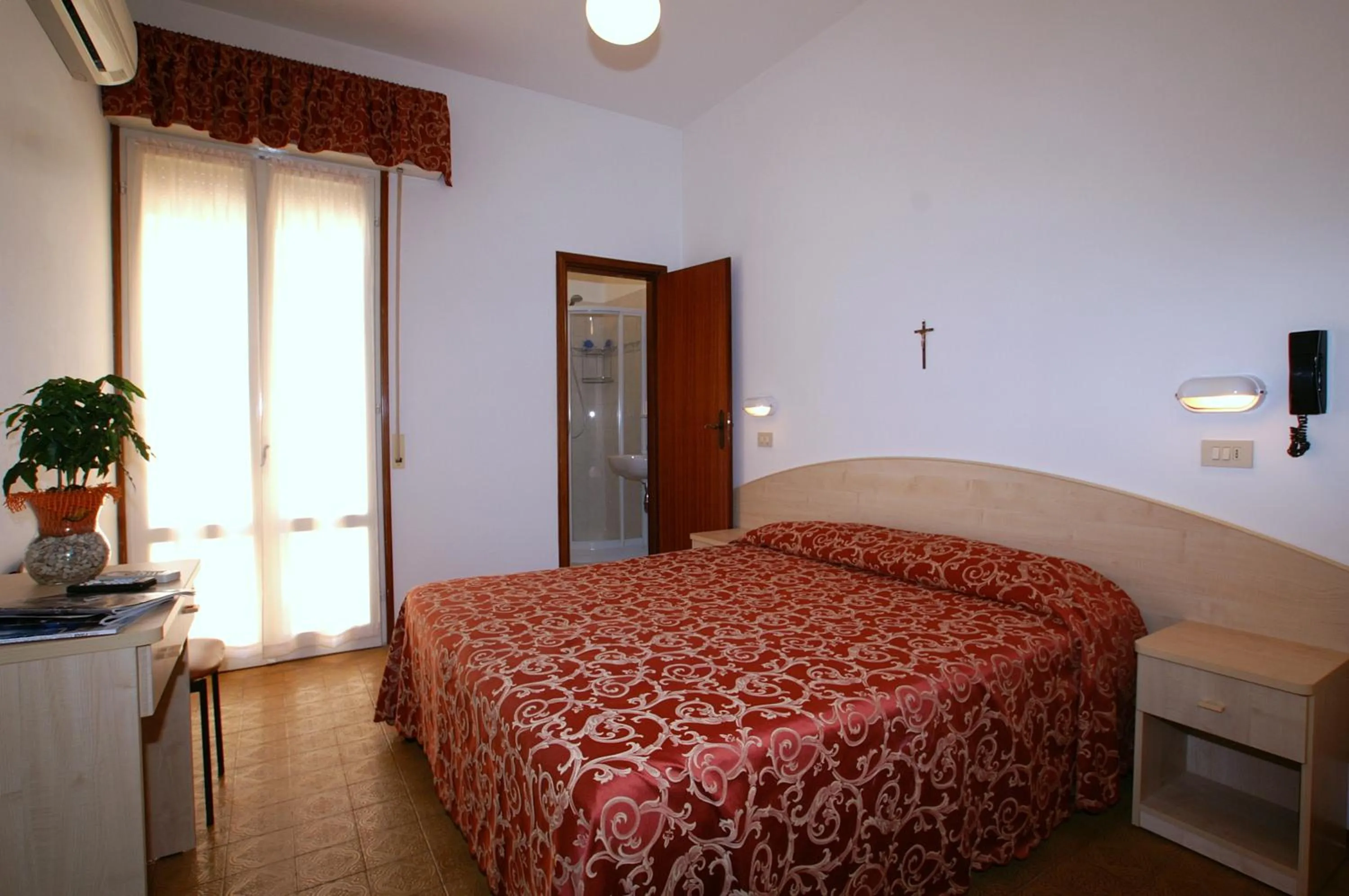 Photo of the whole room, Bed in Hotel Belmar