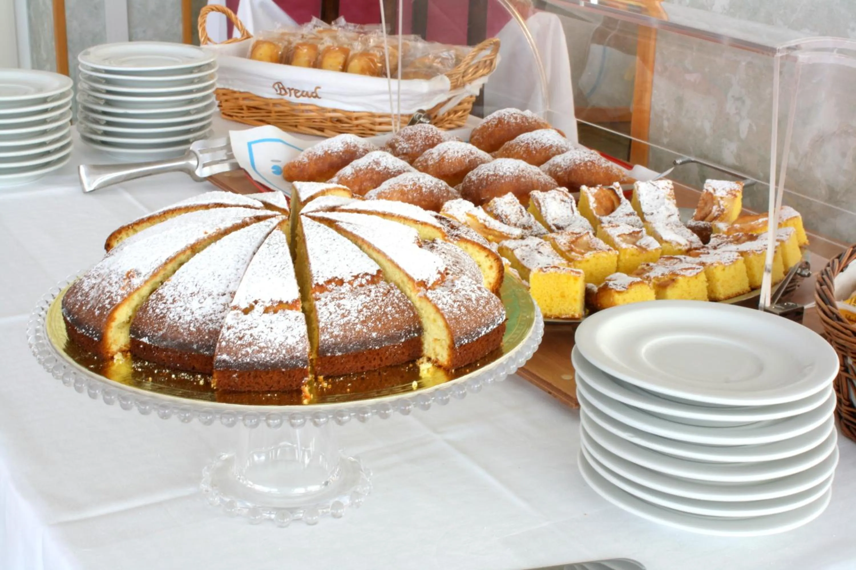 Buffet breakfast in Hotel Belmar