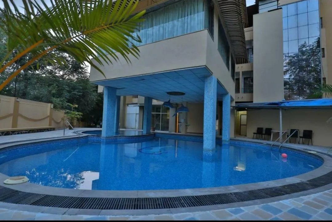 Swimming pool in Retreat Heritage