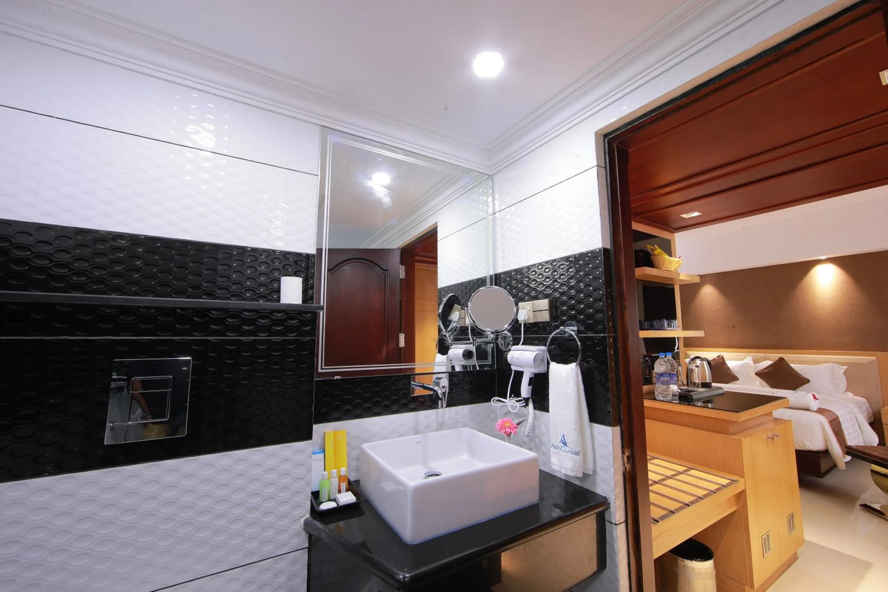 Shower in Akhil Classic