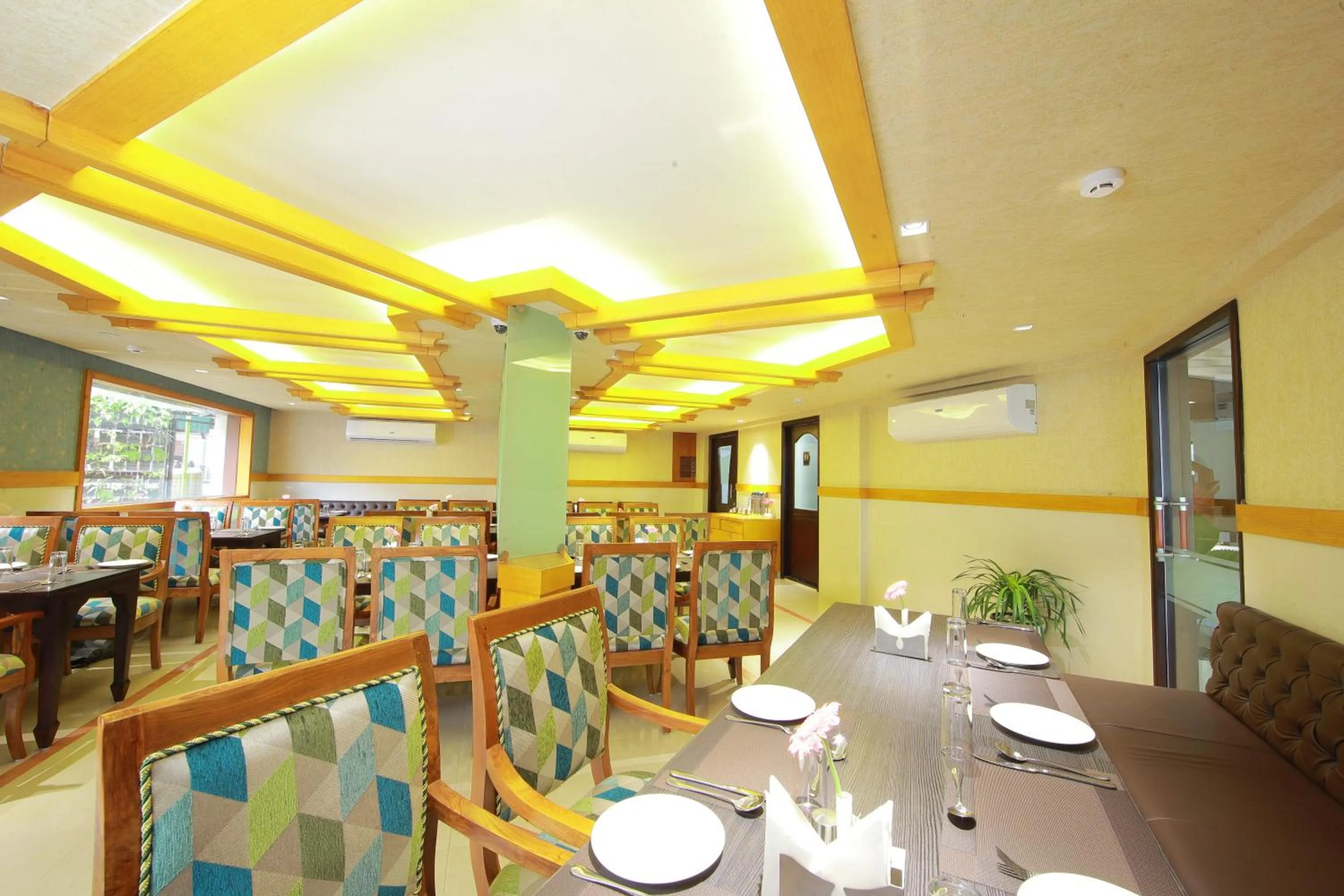 Restaurant/places to eat in Akhil Classic
