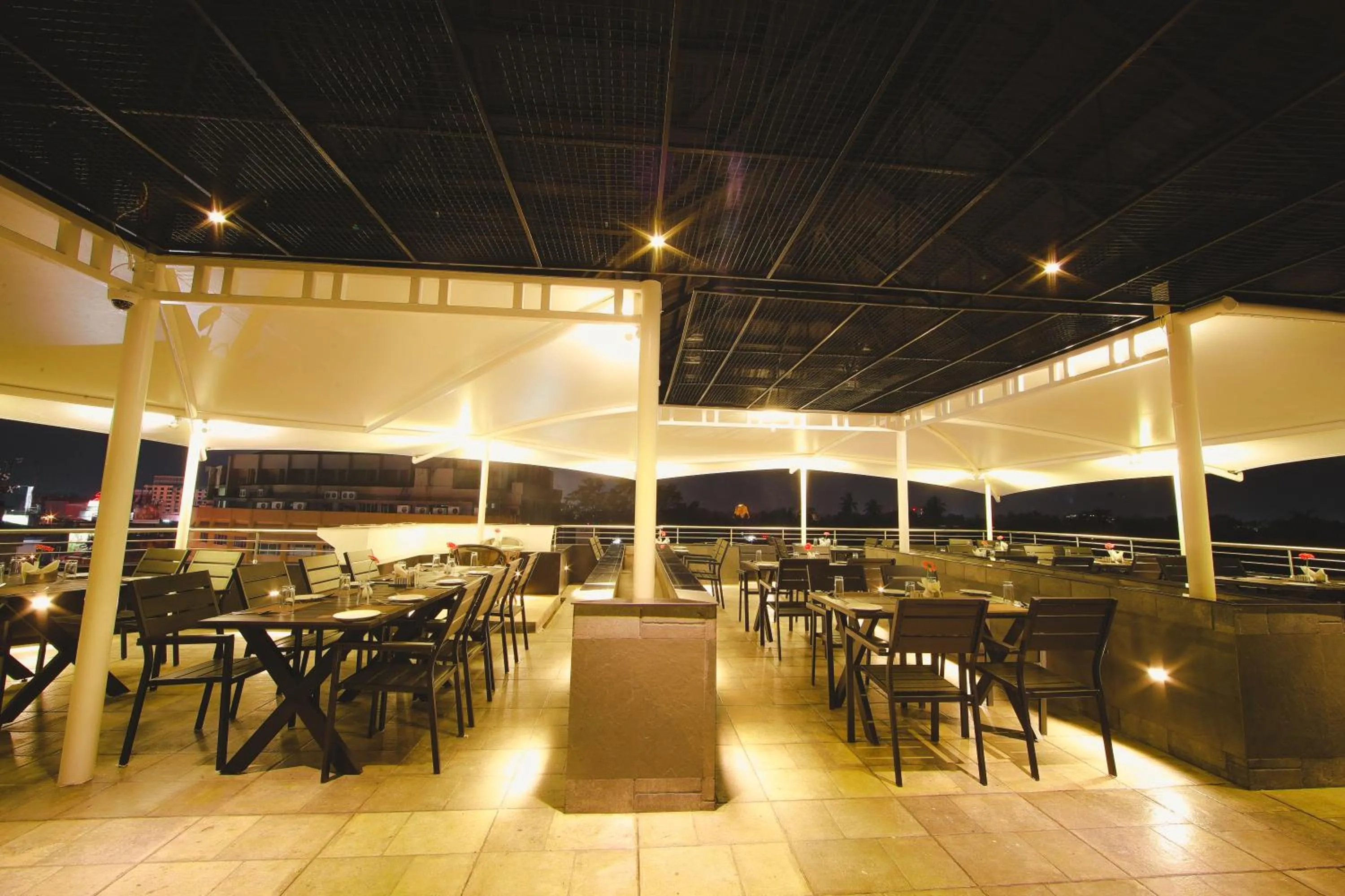 Restaurant/places to eat in Akhil Classic