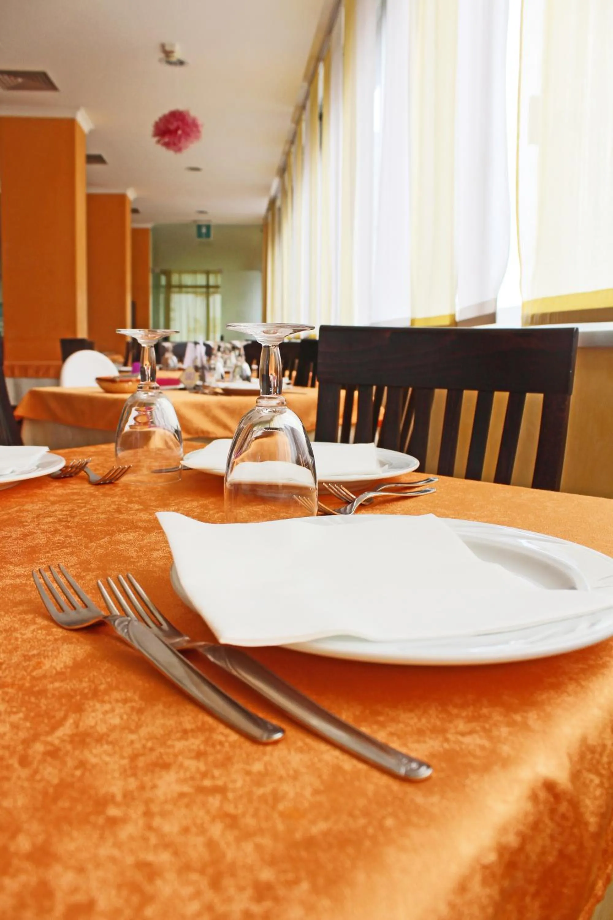 Restaurant/places to eat in Hotel Colombo
