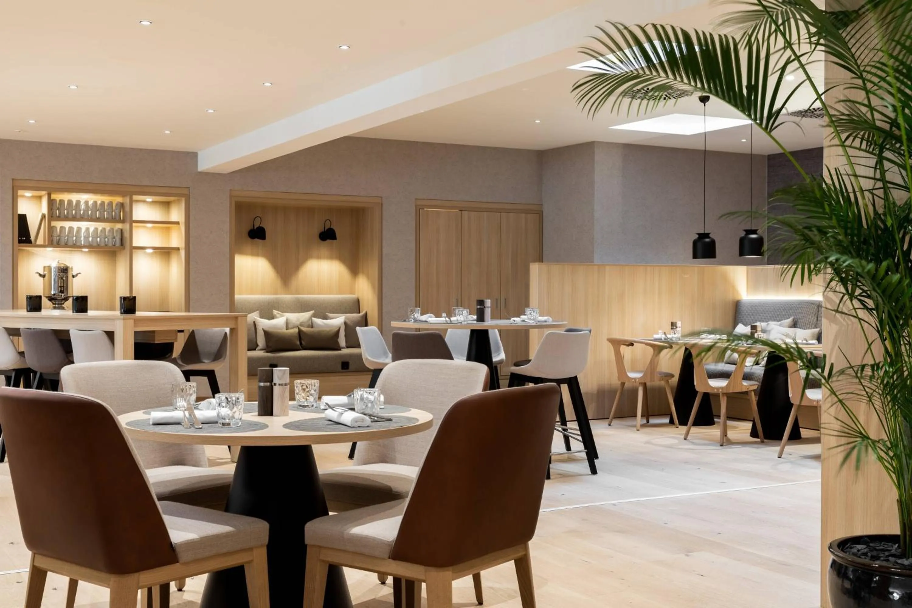 Lounge or bar in AC Hotel by Marriott Berlin Humboldthain Park