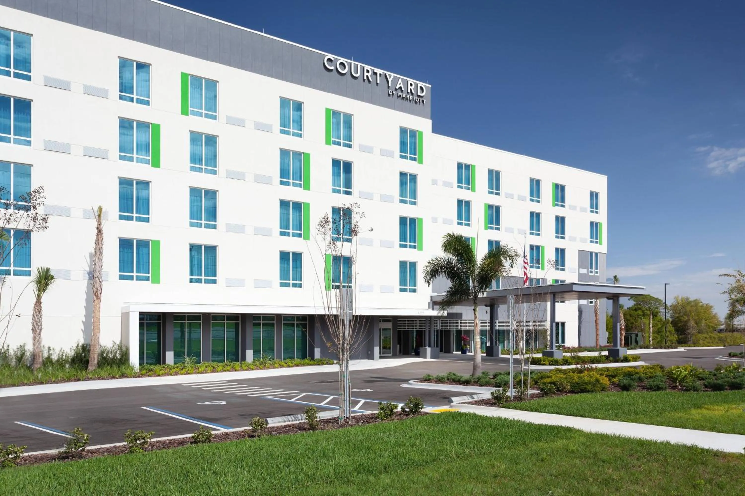 Property building in Courtyard by Marriott Winter Haven