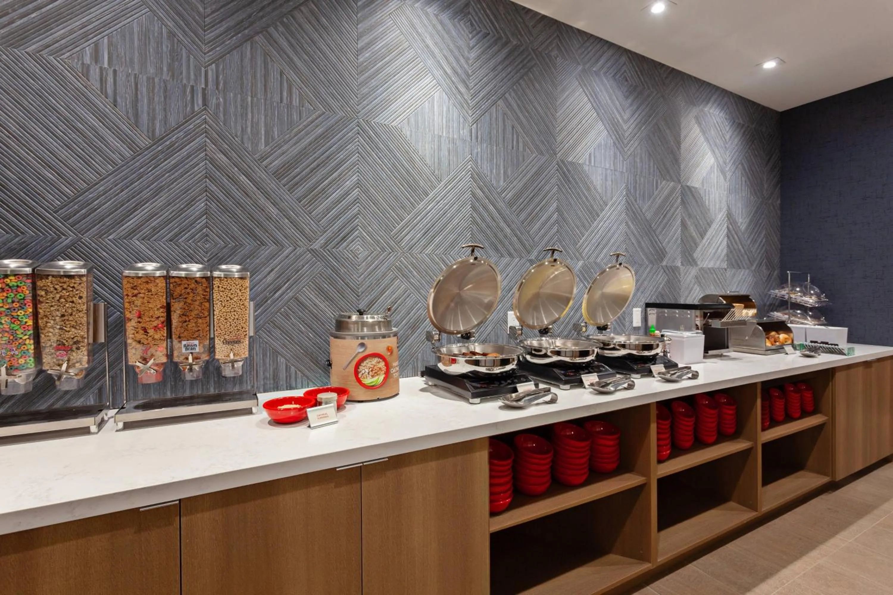 Breakfast in TownePlace Suites by Marriott San Diego Central