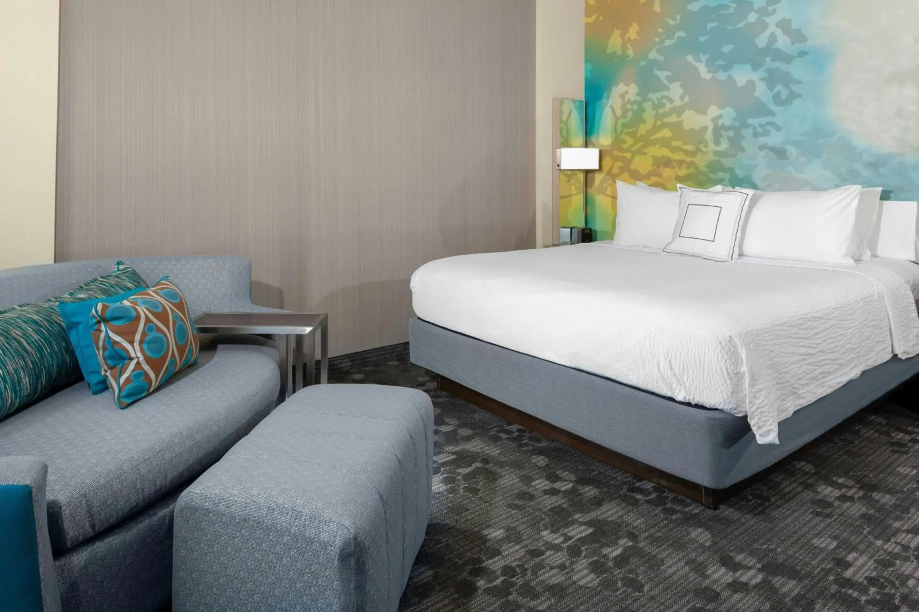 Larger Guest room, 1 King, Sofa bed in Courtyard by Marriott St. Louis West County Larger Guest room, 1 King, Sofa bed in Courtyard by Marriott St. Louis West County