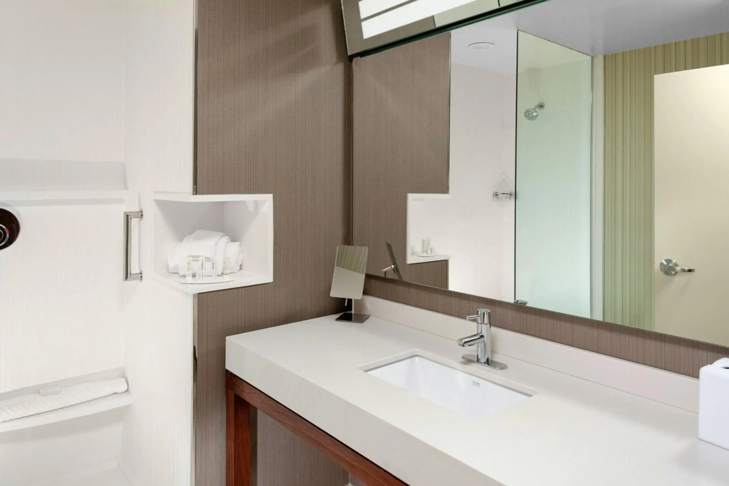 King Room with Sofa Bed - Hearing Accessible in Courtyard by Marriott St. Louis West County King Room with Sofa Bed - Hearing Accessible in Courtyard by Marriott St. Louis West County