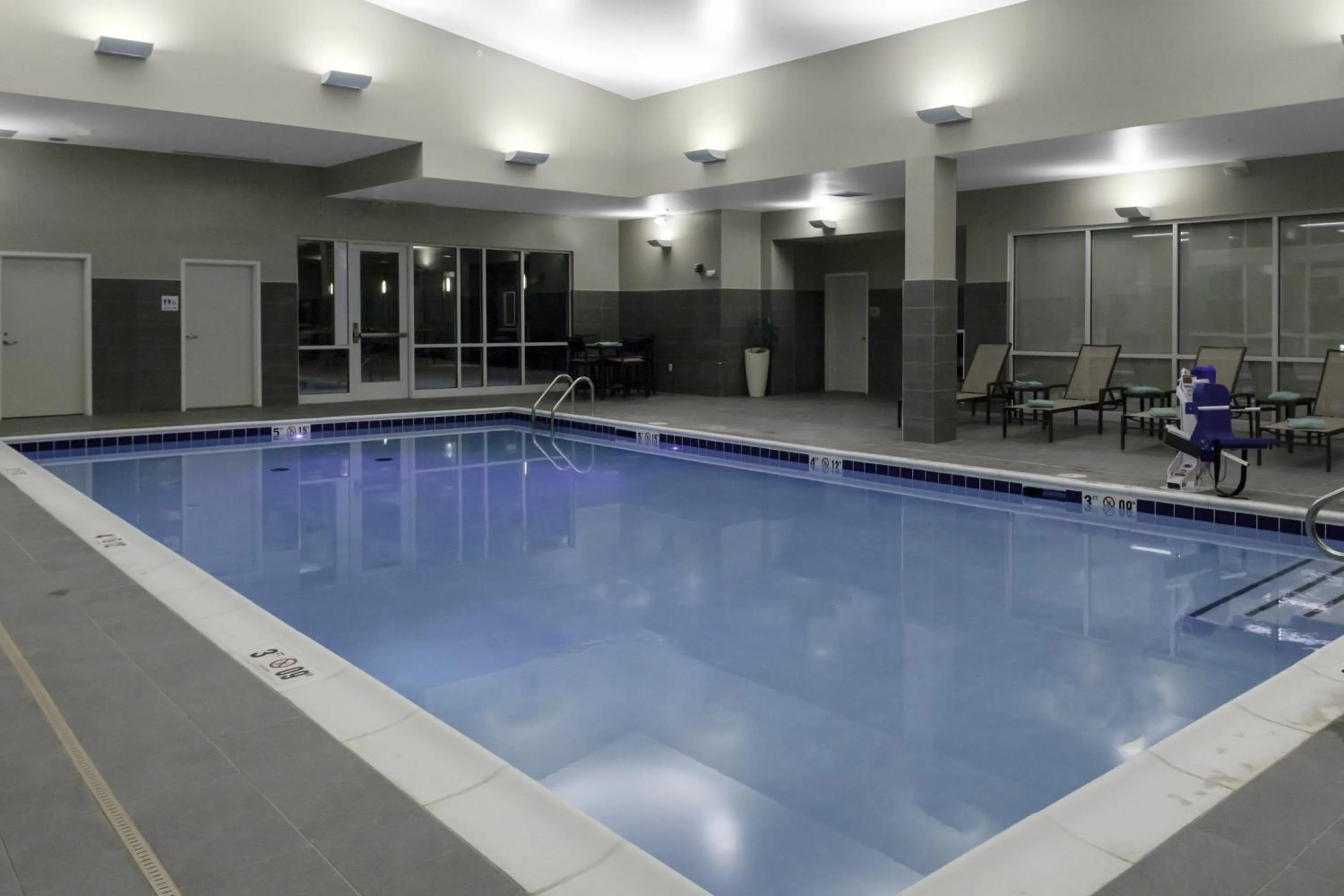 Swimming pool in Residence Inn by Marriott St. Louis West County