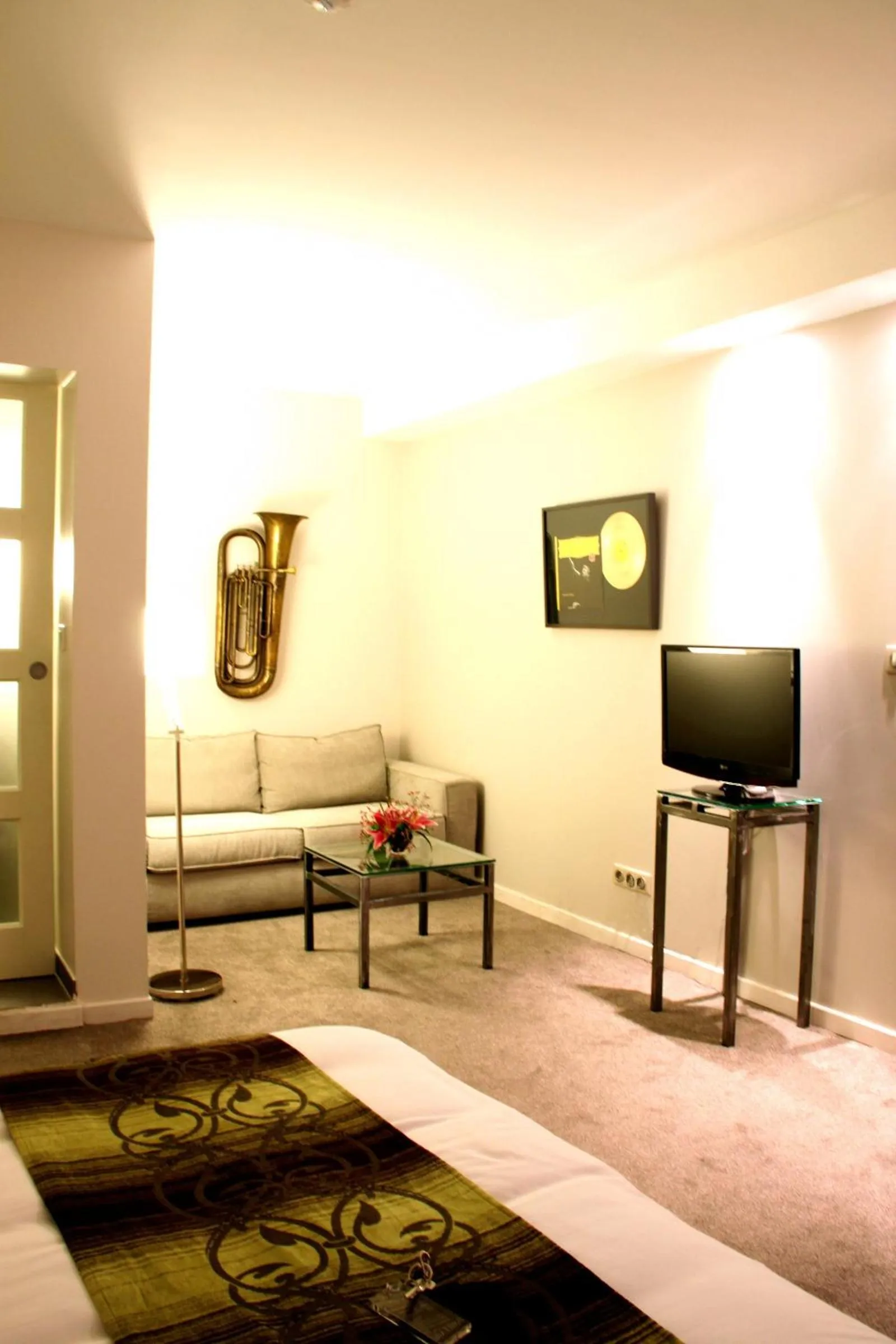 Photo of the whole room in Hôtel des Arts