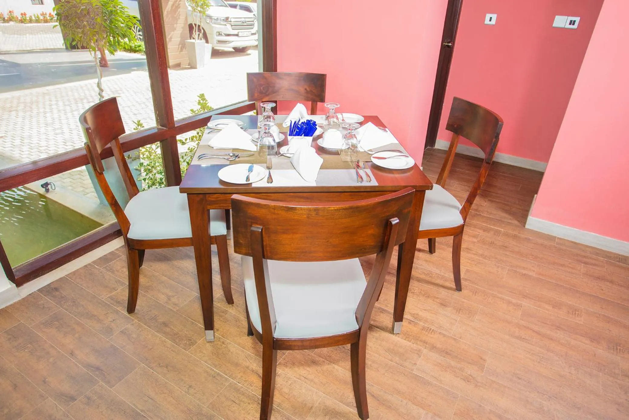 Restaurant/places to eat in Amora Lagoon Hotel