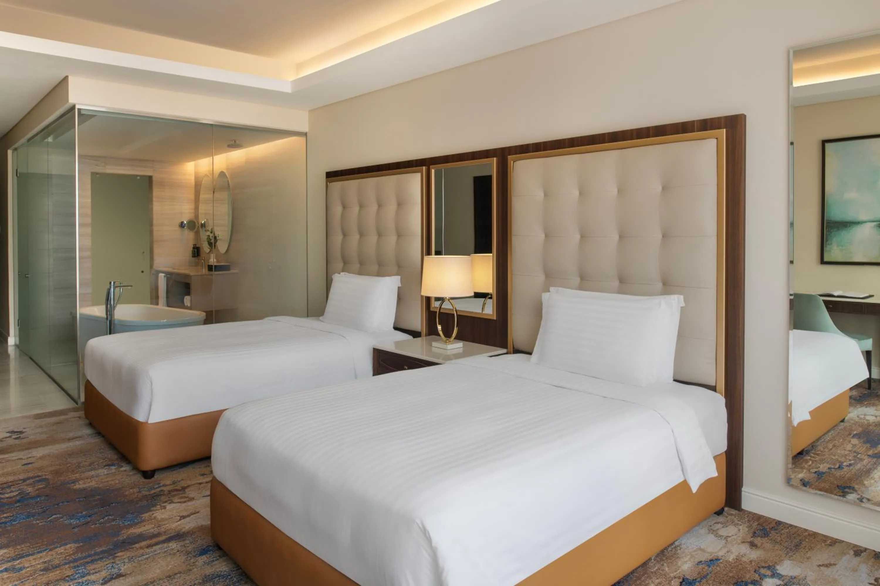 Shower, Bed in Dusit Doha Hotel