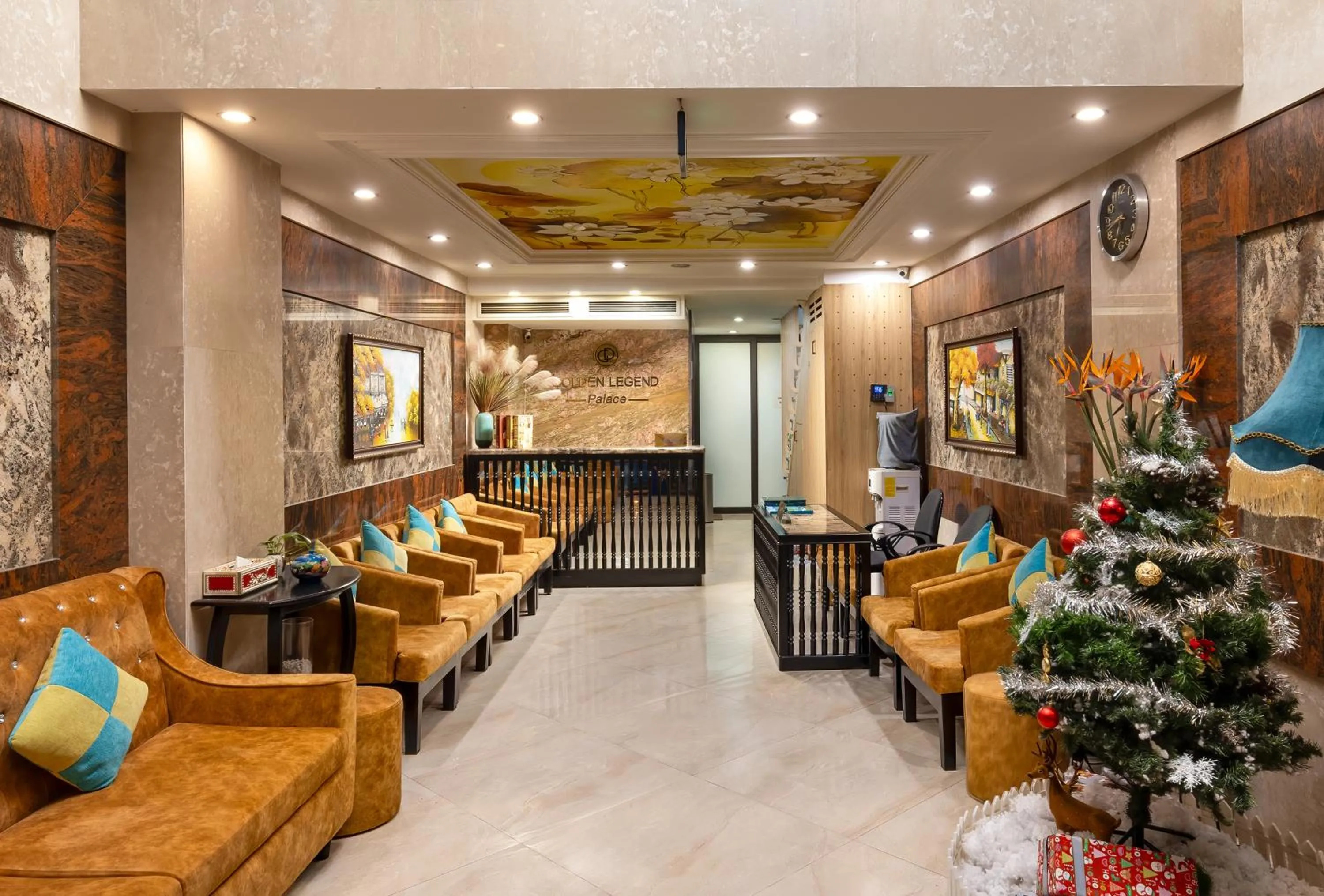 Lobby or reception in Golden Legend Palace Hotel & Travel