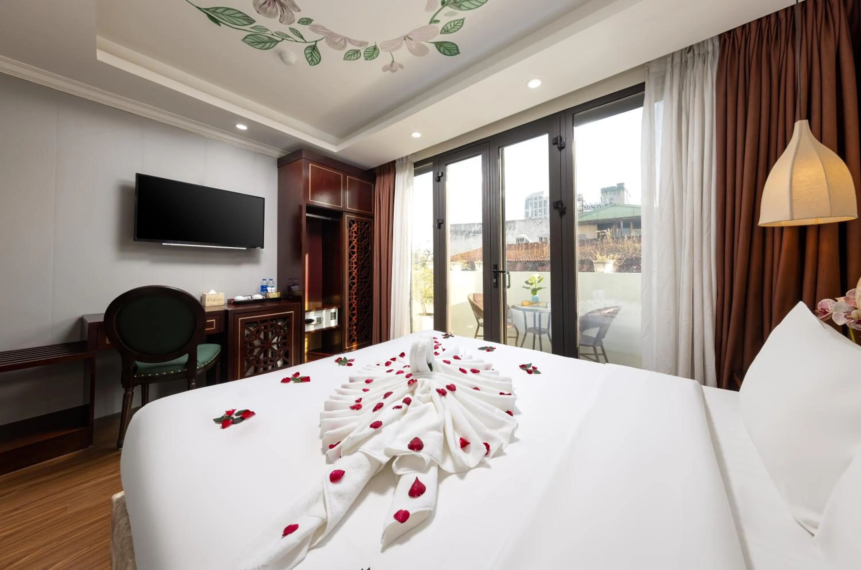 TV and multimedia, Bed in Golden Legend Palace Hotel & Travel