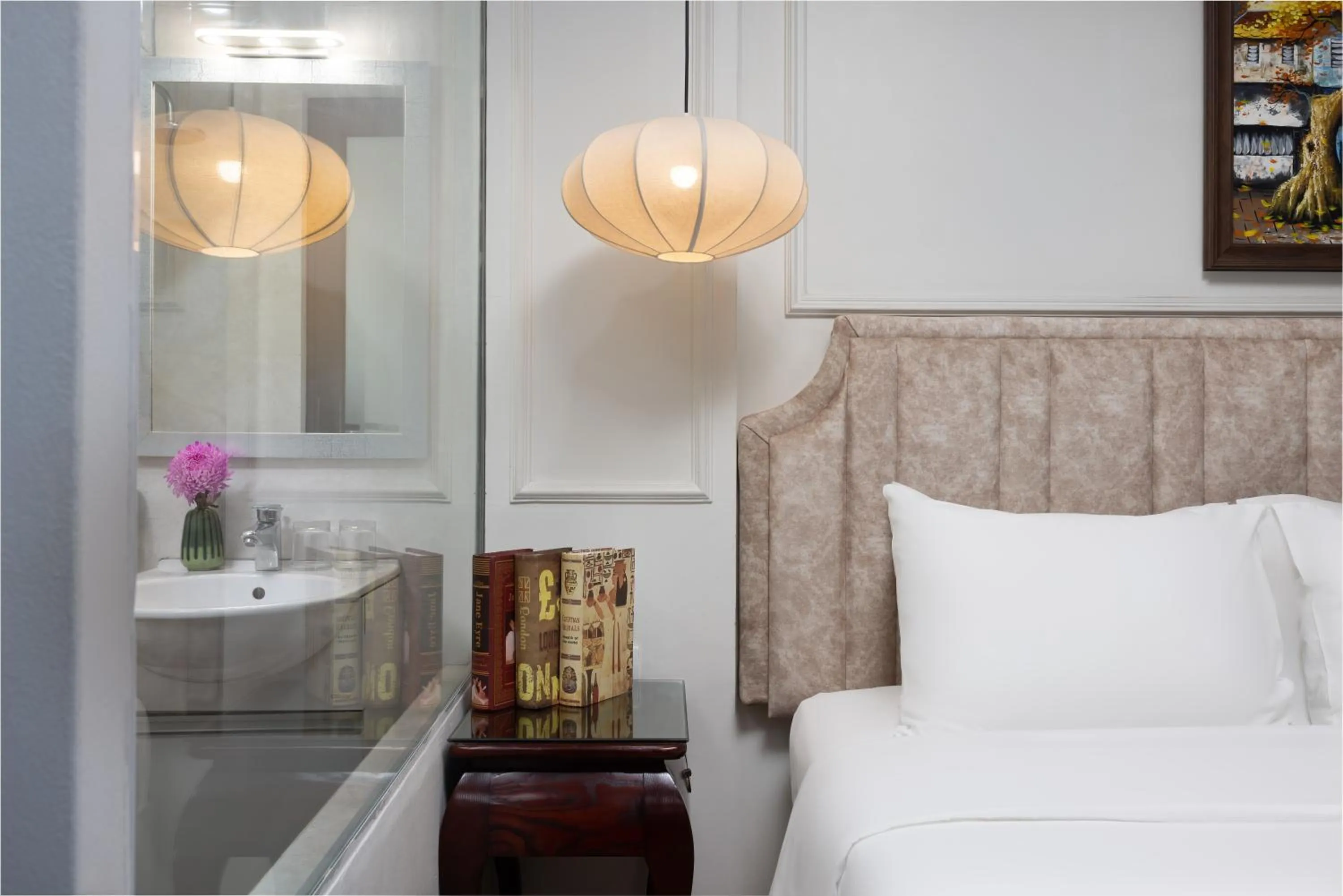 Bed in Golden Legend Palace Hotel & Travel