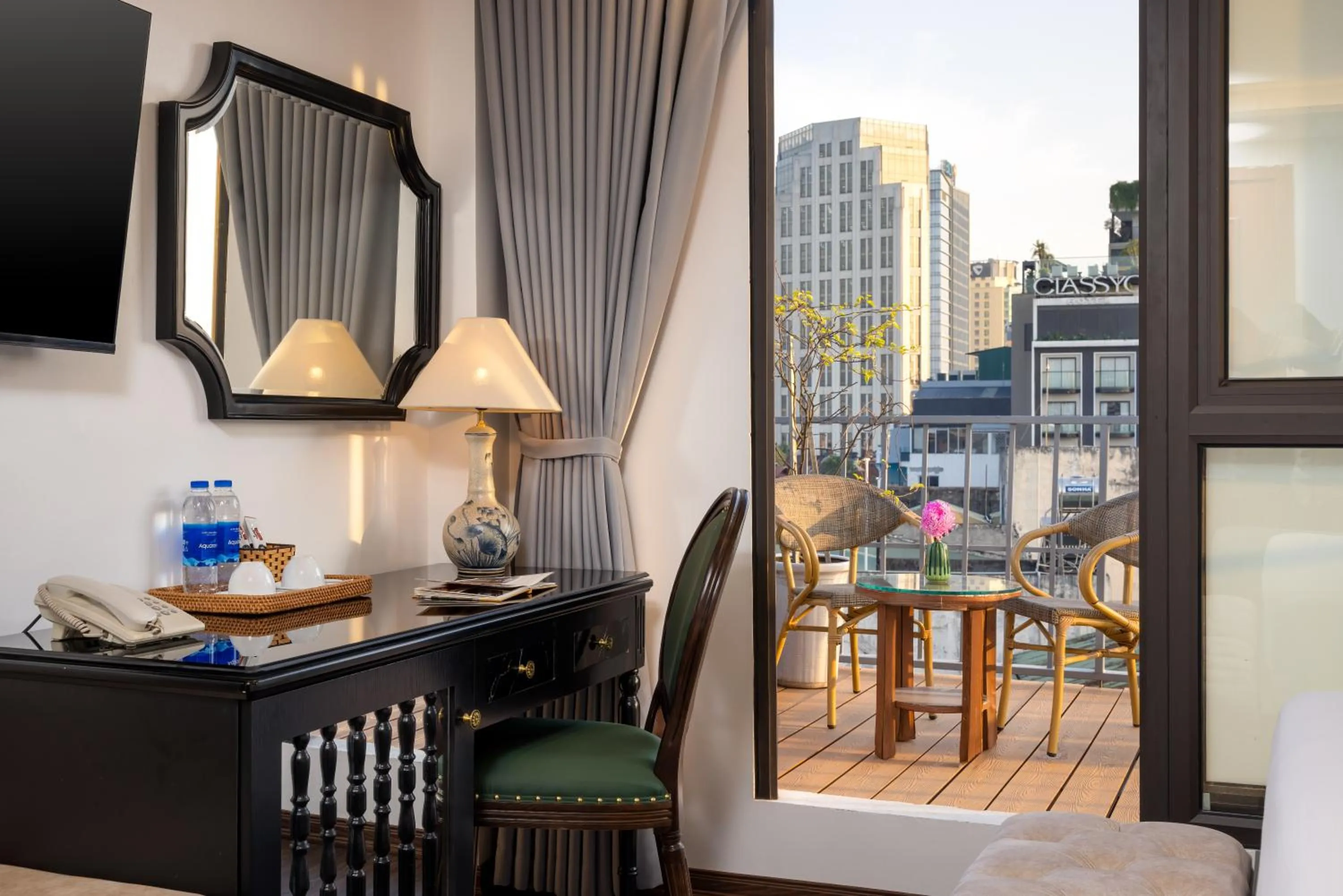 Day in Golden Legend Palace Hotel & Travel