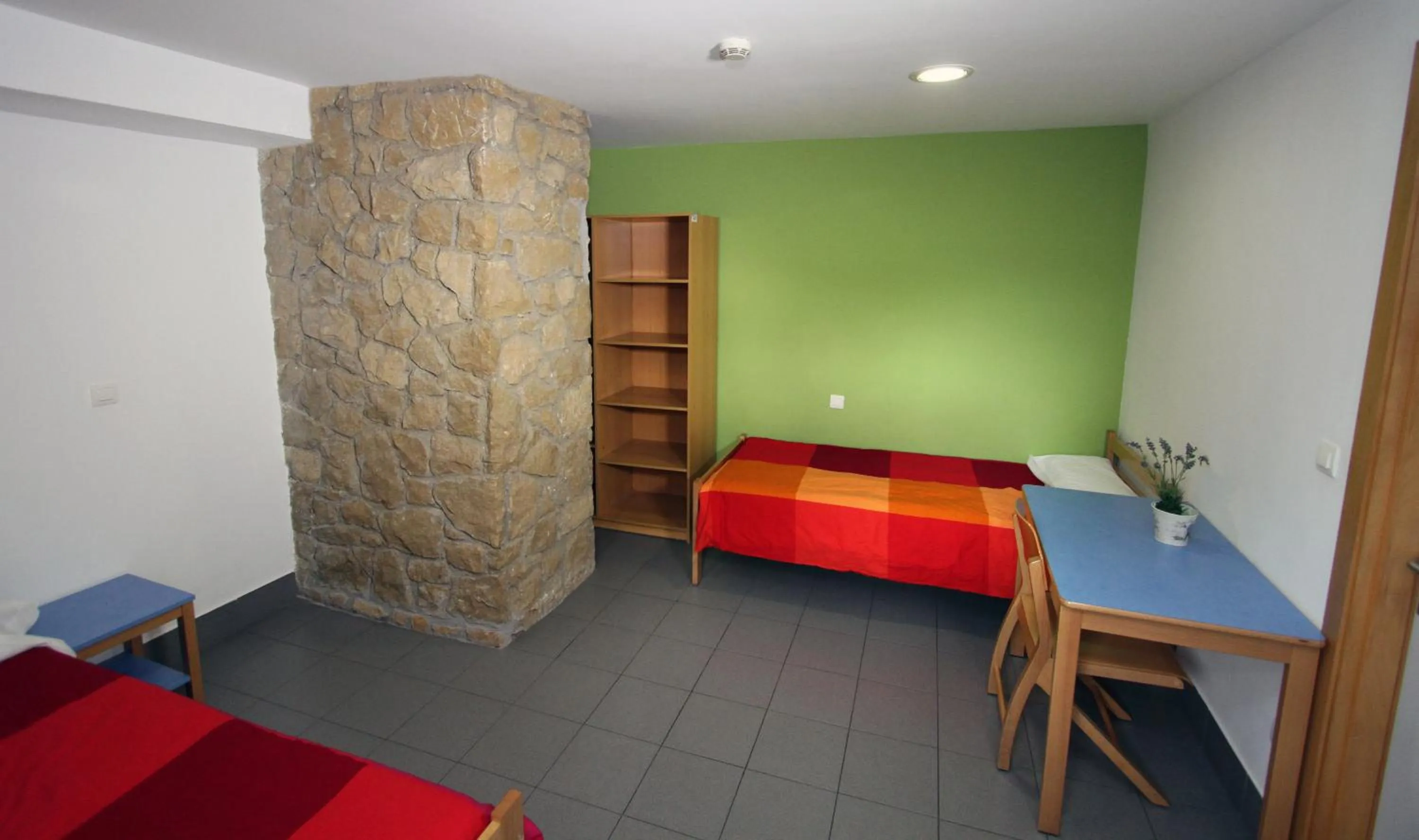 Photo of the whole room, Bed in Albergue Trinkete Etxea